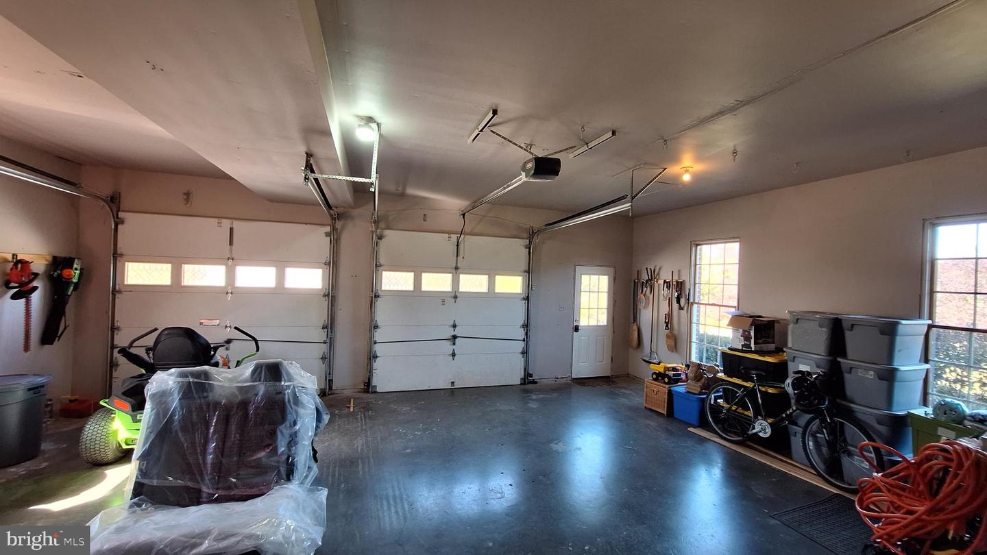 11929 FOLLY LN, LOVETTSVILLE, Virginia 20180, 4 Bedrooms Bedrooms, 14 Rooms Rooms,2 BathroomsBathrooms,Residential,For sale,11929 FOLLY LN,VALO2108946 MLS # VALO2108946