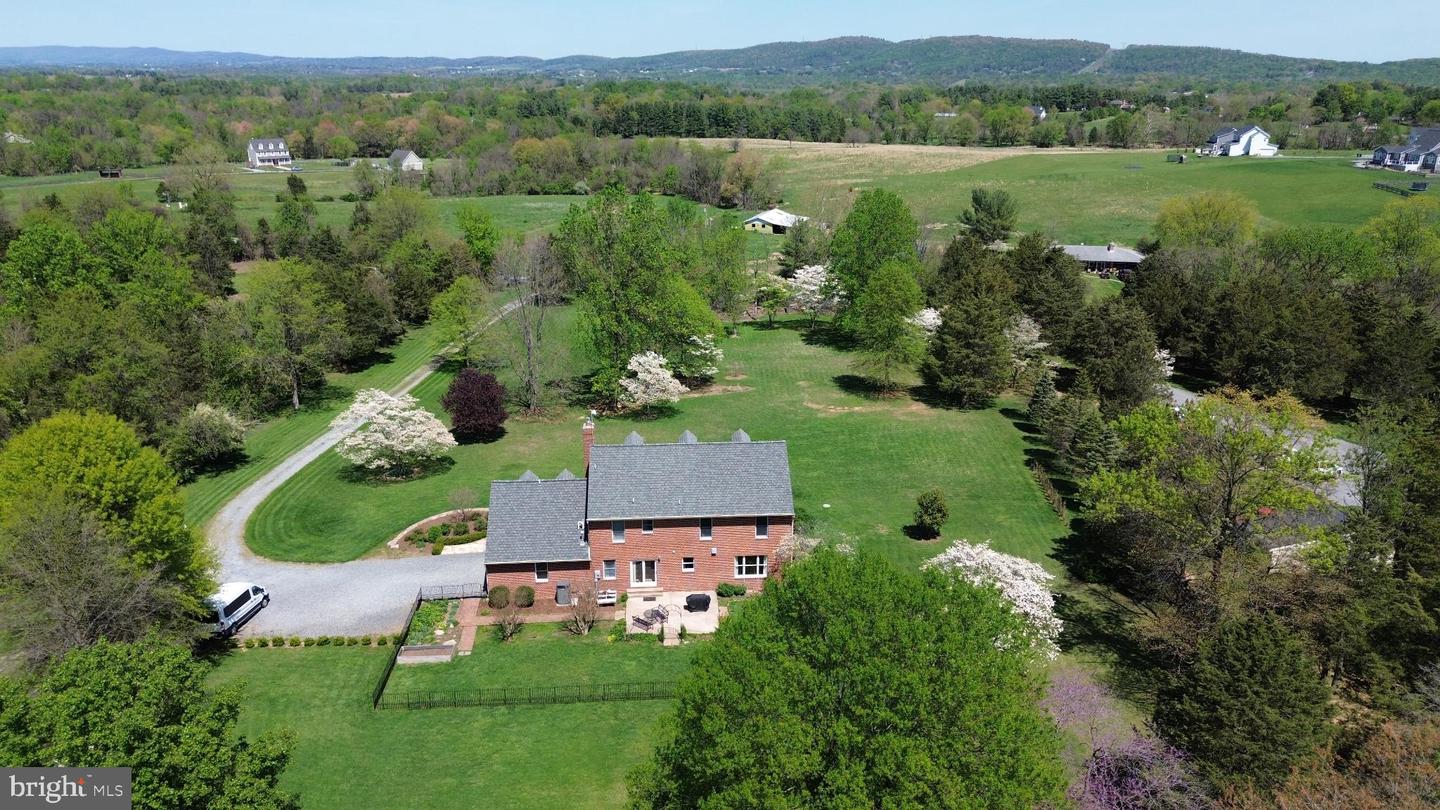 11929 FOLLY LN, LOVETTSVILLE, Virginia 20180, 4 Bedrooms Bedrooms, 14 Rooms Rooms,2 BathroomsBathrooms,Residential,For sale,11929 FOLLY LN,VALO2108946 MLS # VALO2108946