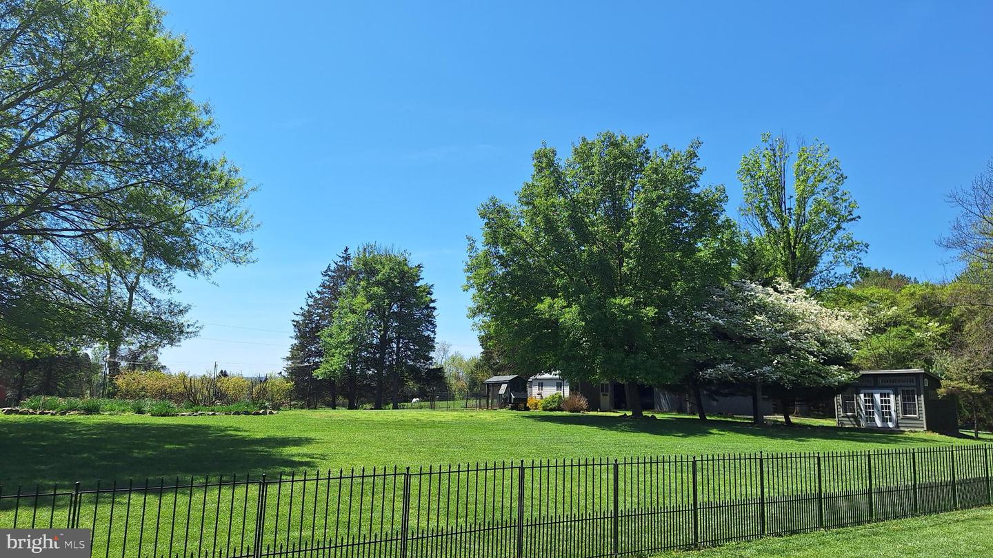 11929 FOLLY LN, LOVETTSVILLE, Virginia 20180, 4 Bedrooms Bedrooms, 14 Rooms Rooms,2 BathroomsBathrooms,Residential,For sale,11929 FOLLY LN,VALO2108946 MLS # VALO2108946