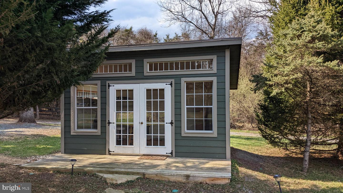 11929 FOLLY LN, LOVETTSVILLE, Virginia 20180, 4 Bedrooms Bedrooms, 14 Rooms Rooms,2 BathroomsBathrooms,Residential,For sale,11929 FOLLY LN,VALO2108946 MLS # VALO2108946