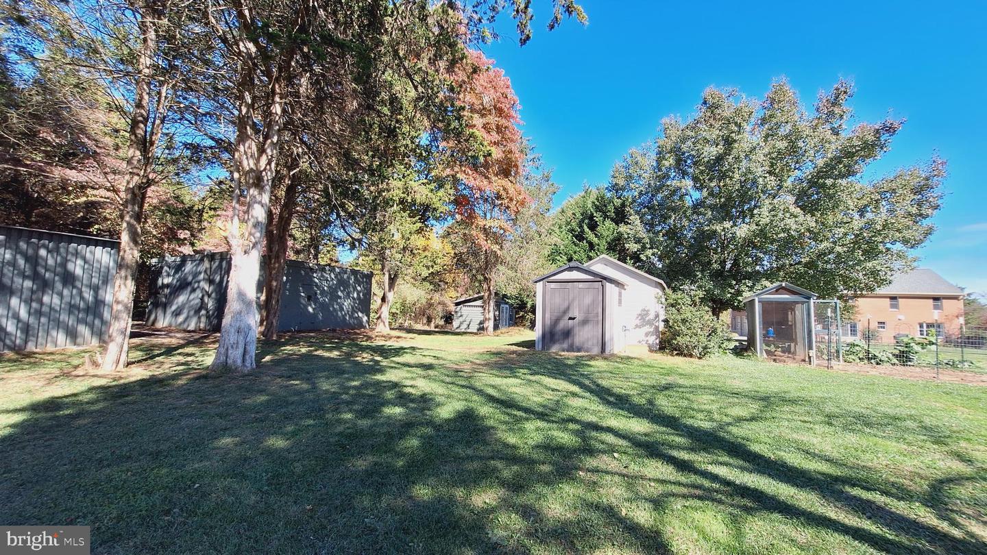 11929 FOLLY LN, LOVETTSVILLE, Virginia 20180, 4 Bedrooms Bedrooms, 14 Rooms Rooms,2 BathroomsBathrooms,Residential,For sale,11929 FOLLY LN,VALO2108946 MLS # VALO2108946