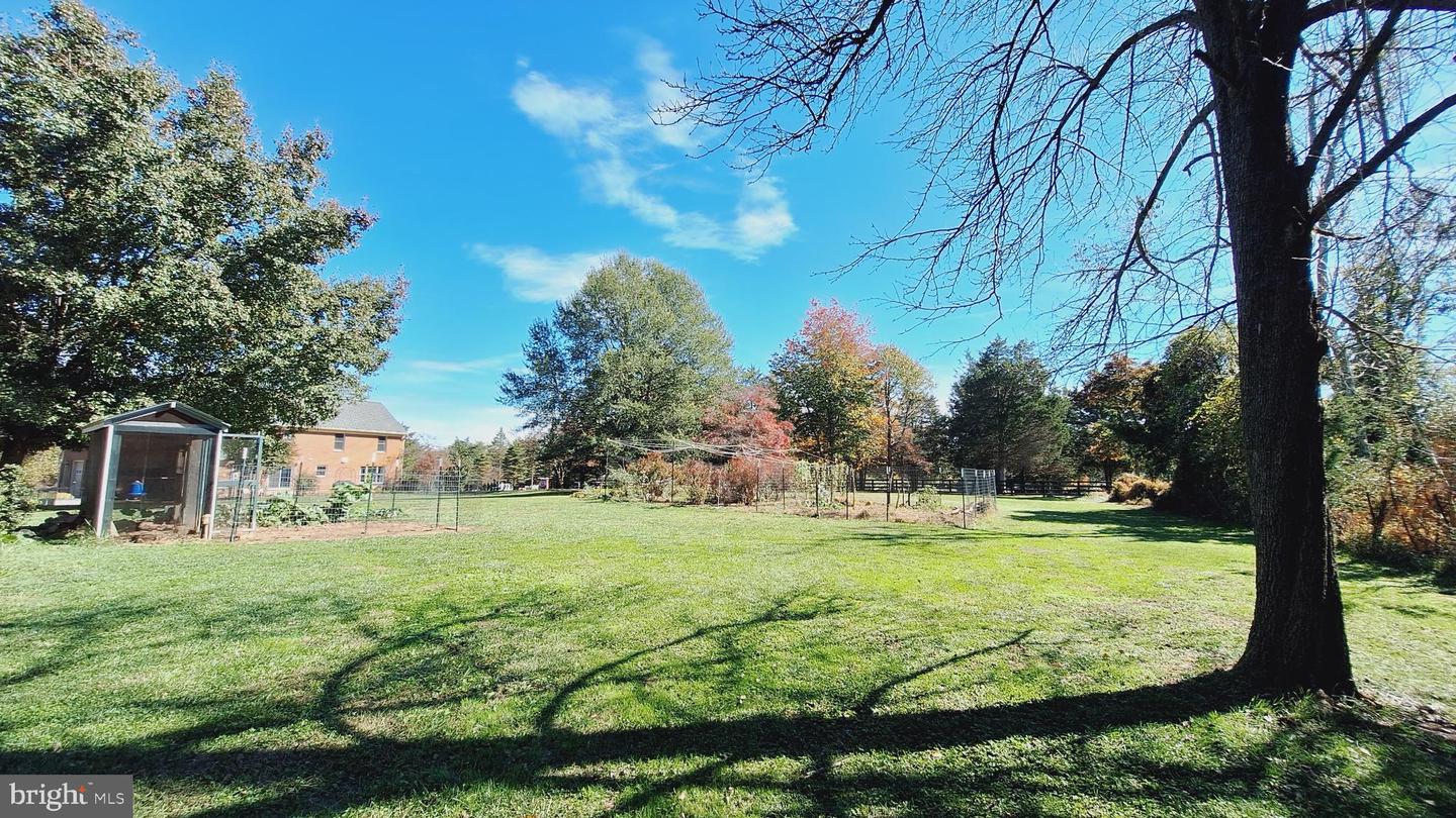 11929 FOLLY LN, LOVETTSVILLE, Virginia 20180, 4 Bedrooms Bedrooms, 14 Rooms Rooms,2 BathroomsBathrooms,Residential,For sale,11929 FOLLY LN,VALO2108946 MLS # VALO2108946