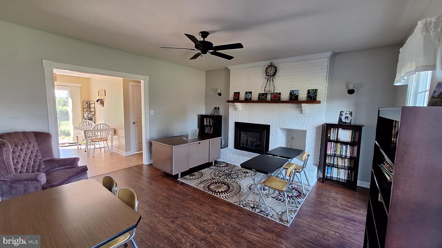 11929 FOLLY LN, LOVETTSVILLE, Virginia 20180, 4 Bedrooms Bedrooms, 14 Rooms Rooms,2 BathroomsBathrooms,Residential,For sale,11929 FOLLY LN,VALO2108946 MLS # VALO2108946