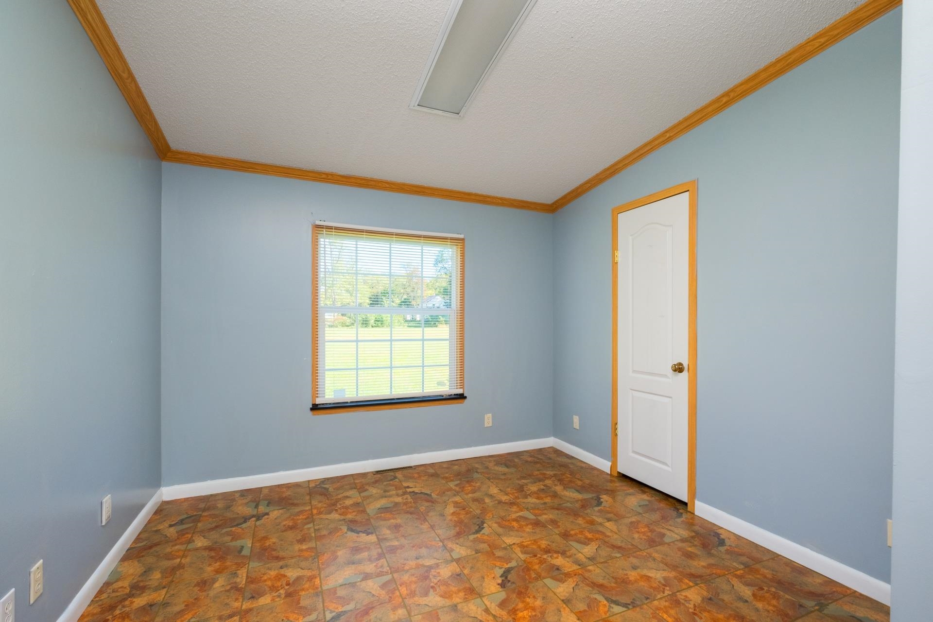 903 E MAIN ST, WAYNESBORO, Virginia 22980, ,Commercial,903 E MAIN ST,669673 MLS # 669673