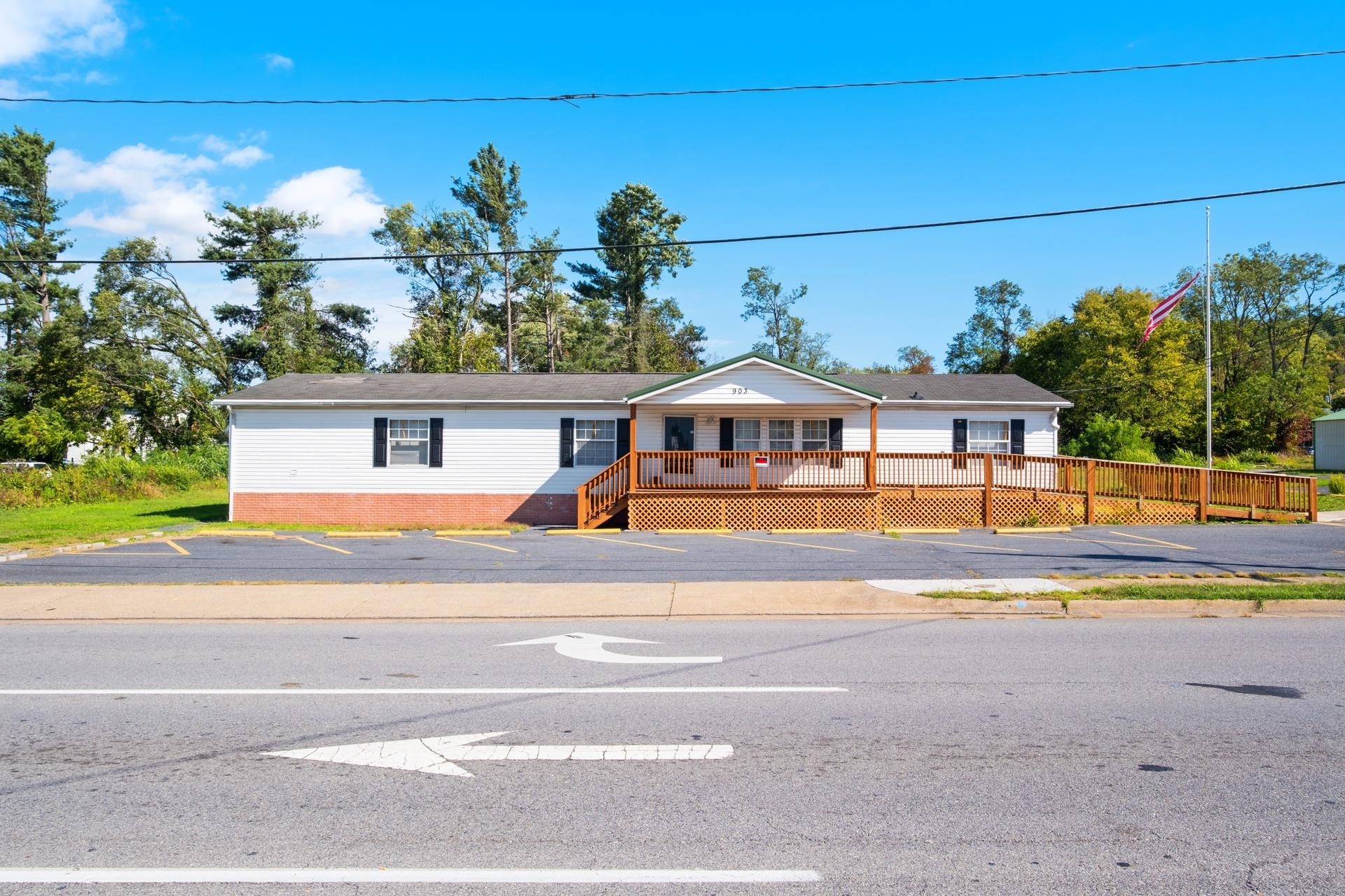 903 E MAIN ST, WAYNESBORO, Virginia 22980, ,Commercial,903 E MAIN ST,669673 MLS # 669673