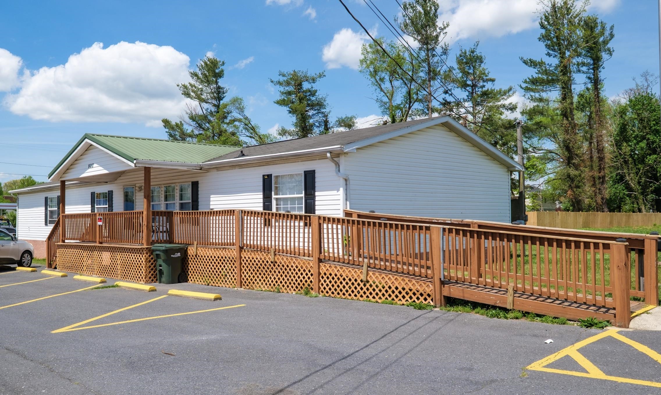 903 E MAIN ST, WAYNESBORO, Virginia 22980, ,Commercial,903 E MAIN ST,669673 MLS # 669673