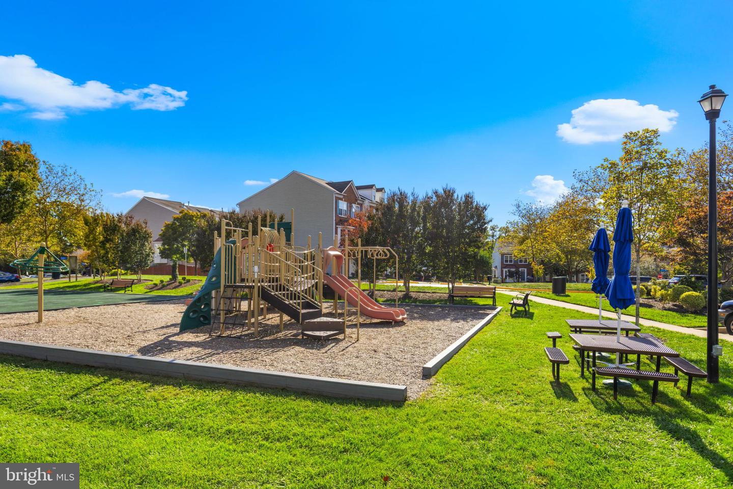 6311 BURGUNDY LEAF LN, ALEXANDRIA, Virginia 22312, 4 Bedrooms Bedrooms, 8 Rooms Rooms,3 BathroomsBathrooms,Residential,For sale,6311 BURGUNDY LEAF LN,VAFX2275042 MLS # VAFX2275042 6311 BURGUNDY LEAF LN, ALEXANDRIA, Virginia 22312, 4 Bedrooms Bedrooms, 8 Rooms Rooms,3 BathroomsBathrooms,Residential,For sale,6311 BURGUNDY LEAF LN,VAFX2275042 MLS # VAFX2275042