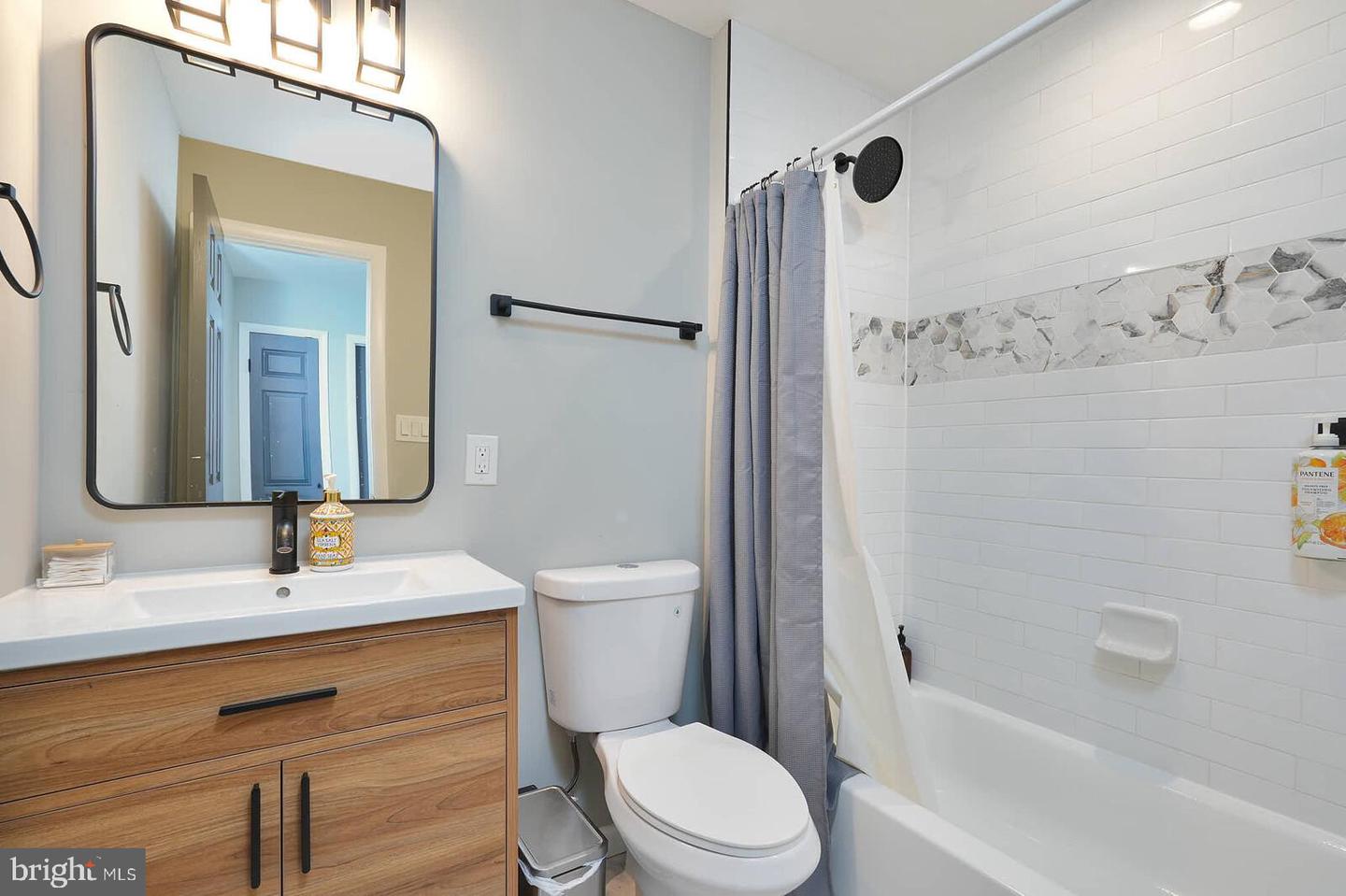 2425 SKYLAND PL SE, WASHINGTON, District Of Columbia 20020, 4 Bedrooms Bedrooms, 9 Rooms Rooms,2 BathroomsBathrooms,Residential,For sale,2425 SKYLAND PL SE,DCDC2227734 MLS # DCDC2227734