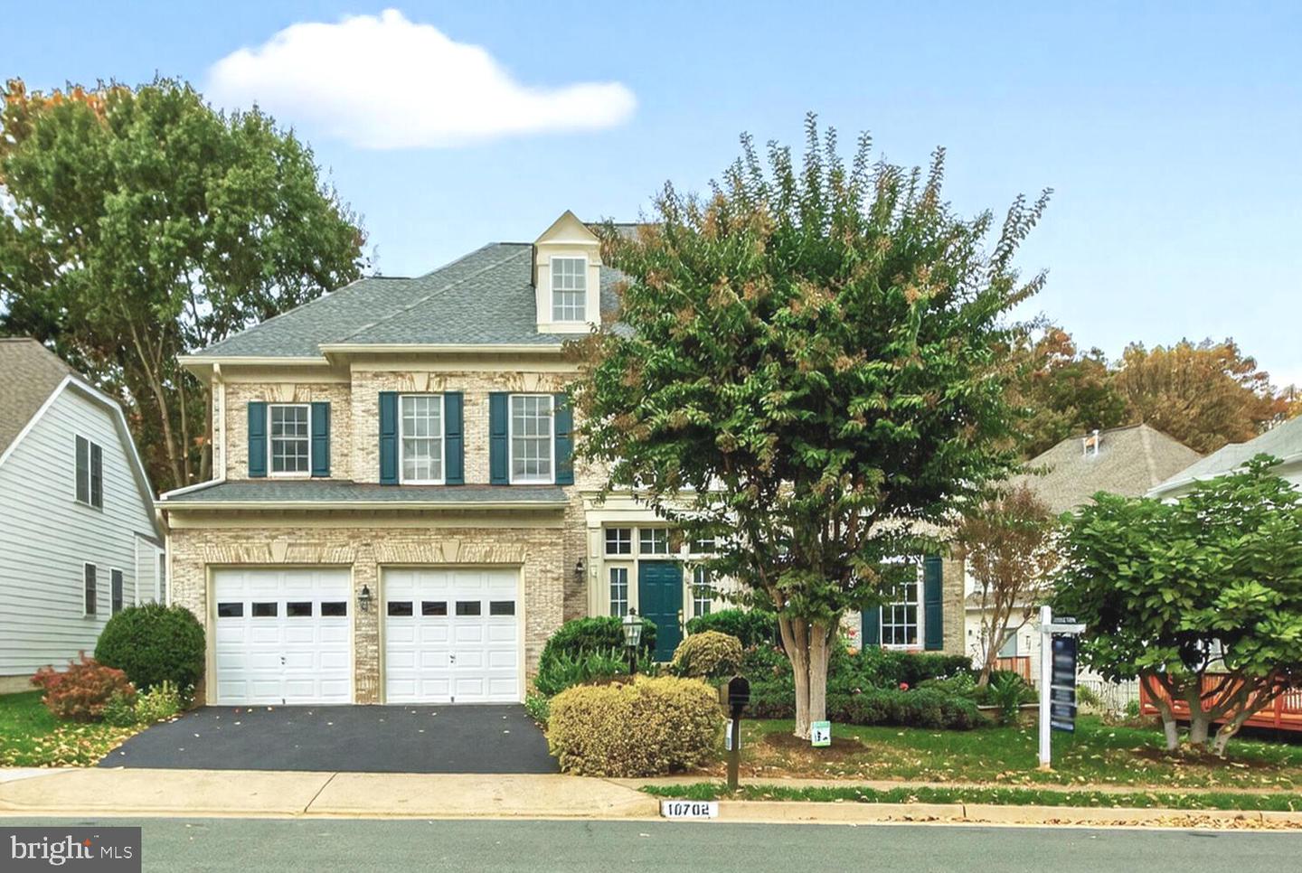 10702 SIMPSON MEWS LN, FAIRFAX, Virginia 22030, 5 Bedrooms Bedrooms, ,4 BathroomsBathrooms,Residential,For sale,10702 SIMPSON MEWS LN,VAFC2007216 MLS # VAFC2007216