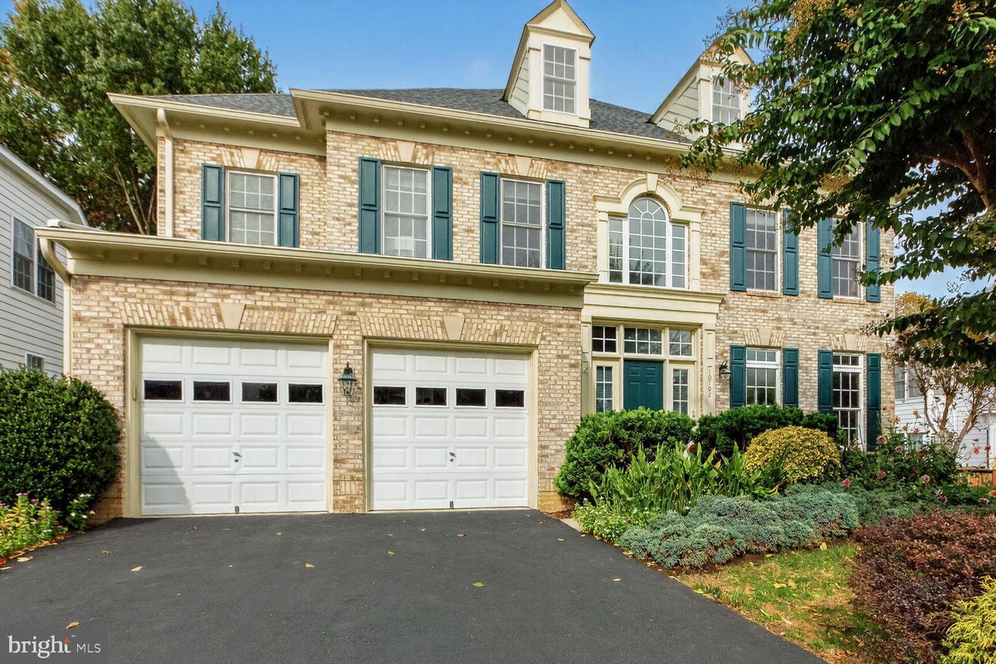 10702 SIMPSON MEWS LN, FAIRFAX, Virginia 22030, 5 Bedrooms Bedrooms, ,4 BathroomsBathrooms,Residential,For sale,10702 SIMPSON MEWS LN,VAFC2007216 MLS # VAFC2007216