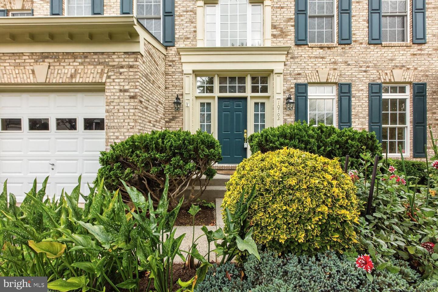 10702 SIMPSON MEWS LN, FAIRFAX, Virginia 22030, 5 Bedrooms Bedrooms, ,4 BathroomsBathrooms,Residential,For sale,10702 SIMPSON MEWS LN,VAFC2007216 MLS # VAFC2007216