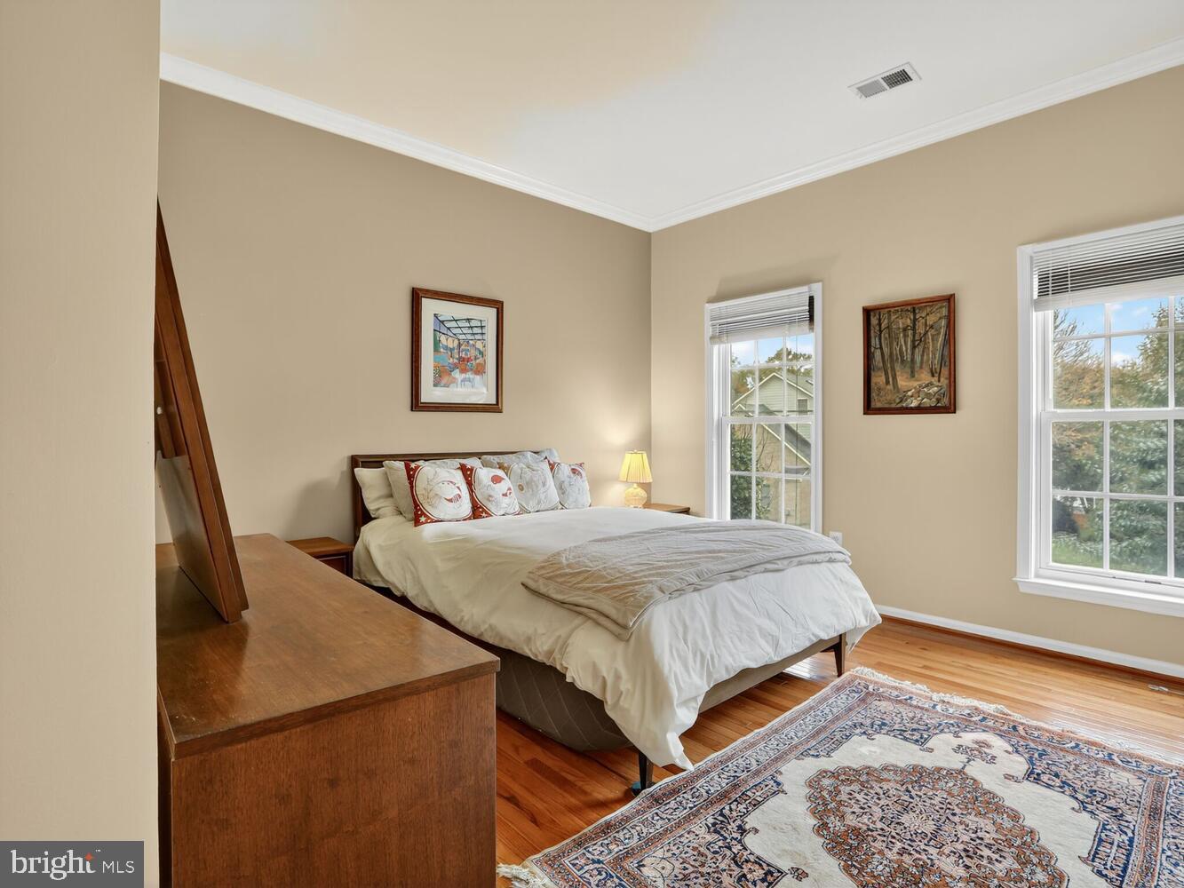 10702 SIMPSON MEWS LN, FAIRFAX, Virginia 22030, 5 Bedrooms Bedrooms, ,4 BathroomsBathrooms,Residential,For sale,10702 SIMPSON MEWS LN,VAFC2007216 MLS # VAFC2007216