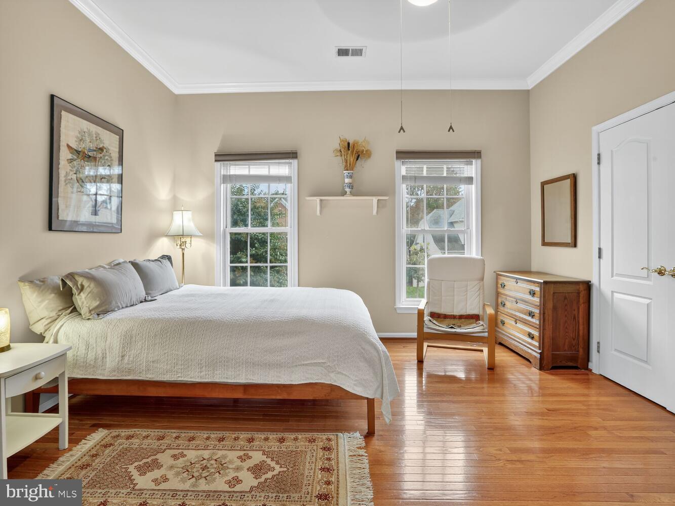 10702 SIMPSON MEWS LN, FAIRFAX, Virginia 22030, 5 Bedrooms Bedrooms, ,4 BathroomsBathrooms,Residential,For sale,10702 SIMPSON MEWS LN,VAFC2007216 MLS # VAFC2007216