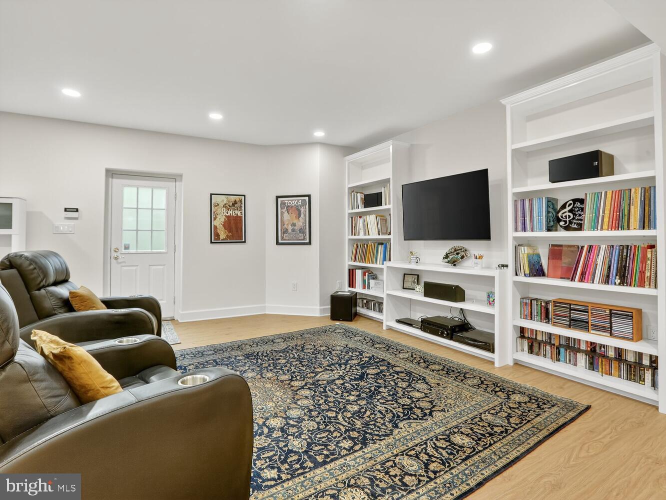 10702 SIMPSON MEWS LN, FAIRFAX, Virginia 22030, 5 Bedrooms Bedrooms, ,4 BathroomsBathrooms,Residential,For sale,10702 SIMPSON MEWS LN,VAFC2007216 MLS # VAFC2007216