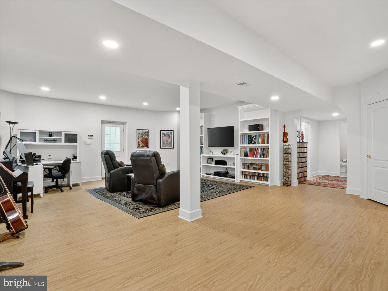 10702 SIMPSON MEWS LN, FAIRFAX, Virginia 22030, 5 Bedrooms Bedrooms, ,4 BathroomsBathrooms,Residential,For sale,10702 SIMPSON MEWS LN,VAFC2007216 MLS # VAFC2007216