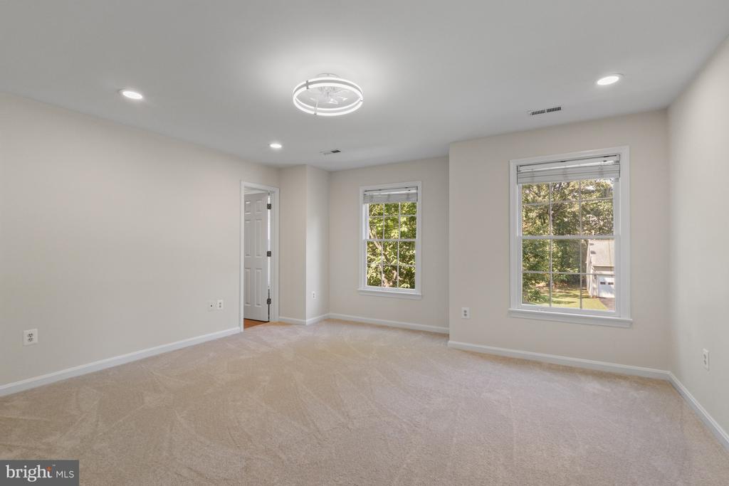 11705 NEW BOND ST, FREDERICKSBURG, Virginia 22408, 4 Bedrooms Bedrooms, ,3 BathroomsBathrooms,Residential,11705 NEW BOND ST,VASP2035664 MLS # VASP2035664