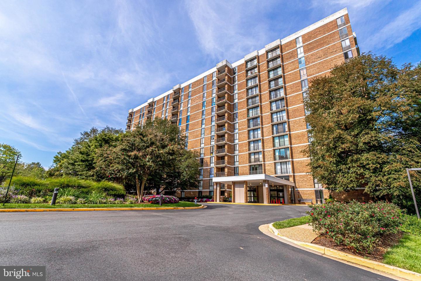 2300 PIMMIT DR #919, FALLS CHURCH, Virginia 22043, 2 Bedrooms Bedrooms, ,2 BathroomsBathrooms,Residential,For sale,2300 PIMMIT DR #919,VAFX2275492 MLS # VAFX2275492