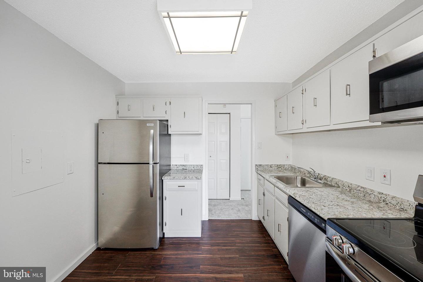 2300 PIMMIT DR #919, FALLS CHURCH, Virginia 22043, 2 Bedrooms Bedrooms, ,2 BathroomsBathrooms,Residential,For sale,2300 PIMMIT DR #919,VAFX2275492 MLS # VAFX2275492