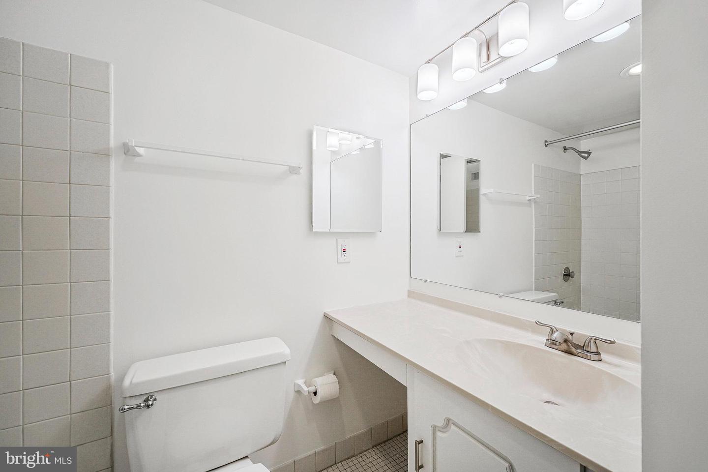 2300 PIMMIT DR #919, FALLS CHURCH, Virginia 22043, 2 Bedrooms Bedrooms, ,2 BathroomsBathrooms,Residential,For sale,2300 PIMMIT DR #919,VAFX2275492 MLS # VAFX2275492