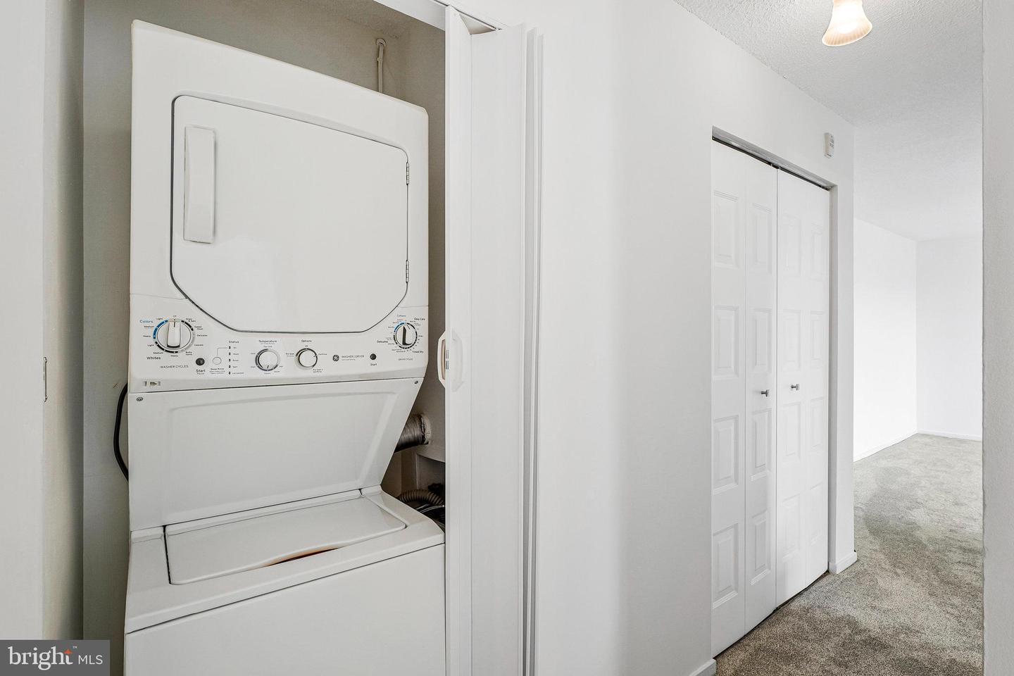 2300 PIMMIT DR #919, FALLS CHURCH, Virginia 22043, 2 Bedrooms Bedrooms, ,2 BathroomsBathrooms,Residential,For sale,2300 PIMMIT DR #919,VAFX2275492 MLS # VAFX2275492