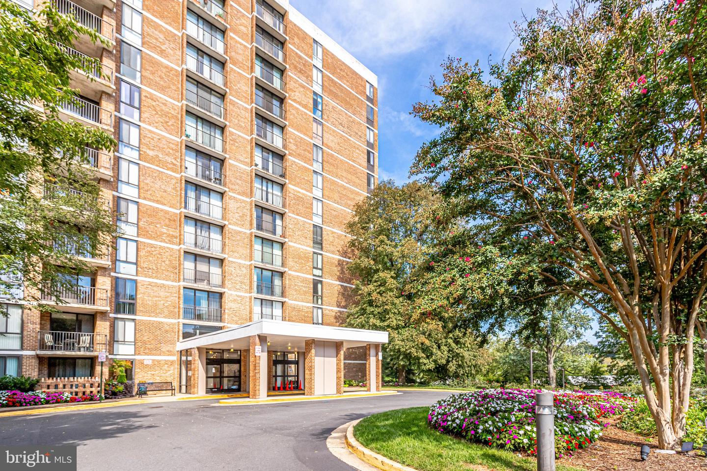 2300 PIMMIT DR #919, FALLS CHURCH, Virginia 22043, 2 Bedrooms Bedrooms, ,2 BathroomsBathrooms,Residential,For sale,2300 PIMMIT DR #919,VAFX2275492 MLS # VAFX2275492