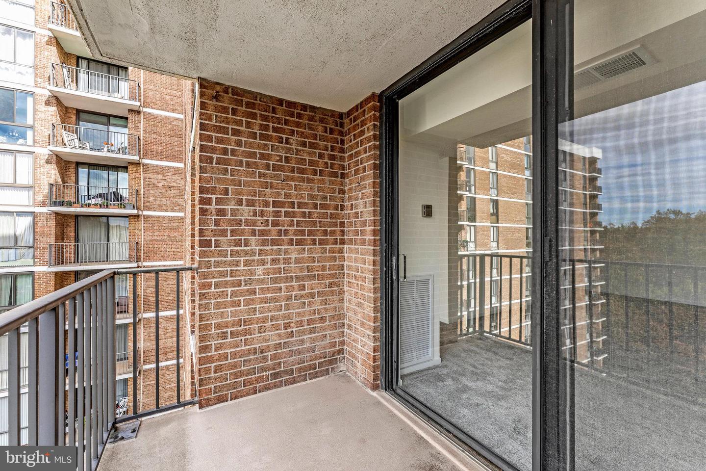 2300 PIMMIT DR #919, FALLS CHURCH, Virginia 22043, 2 Bedrooms Bedrooms, ,2 BathroomsBathrooms,Residential,For sale,2300 PIMMIT DR #919,VAFX2275492 MLS # VAFX2275492