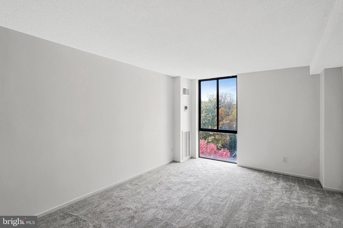 2300 PIMMIT DR #919, FALLS CHURCH, Virginia 22043, 2 Bedrooms Bedrooms, ,2 BathroomsBathrooms,Residential,For sale,2300 PIMMIT DR #919,VAFX2275492 MLS # VAFX2275492