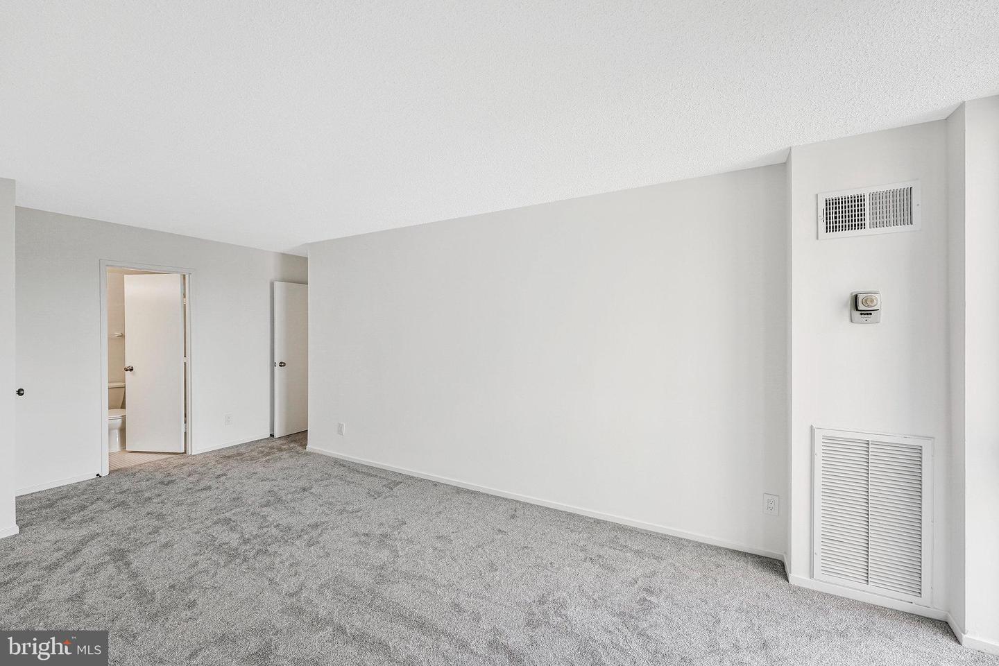 2300 PIMMIT DR #919, FALLS CHURCH, Virginia 22043, 2 Bedrooms Bedrooms, ,2 BathroomsBathrooms,Residential,For sale,2300 PIMMIT DR #919,VAFX2275492 MLS # VAFX2275492