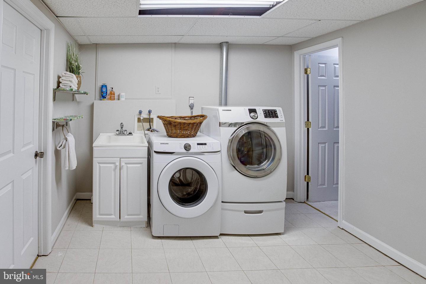 12020 TORREY PINE CT, WOODBRIDGE, Virginia 22192, 3 Bedrooms Bedrooms, ,2 BathroomsBathrooms,Residential,For sale,12020 TORREY PINE CT,VAPW2106670 MLS # VAPW2106670 12020 TORREY PINE CT, WOODBRIDGE, Virginia 22192, 3 Bedrooms Bedrooms, ,2 BathroomsBathrooms,Residential,For sale,12020 TORREY PINE CT,VAPW2106670 MLS # VAPW2106670