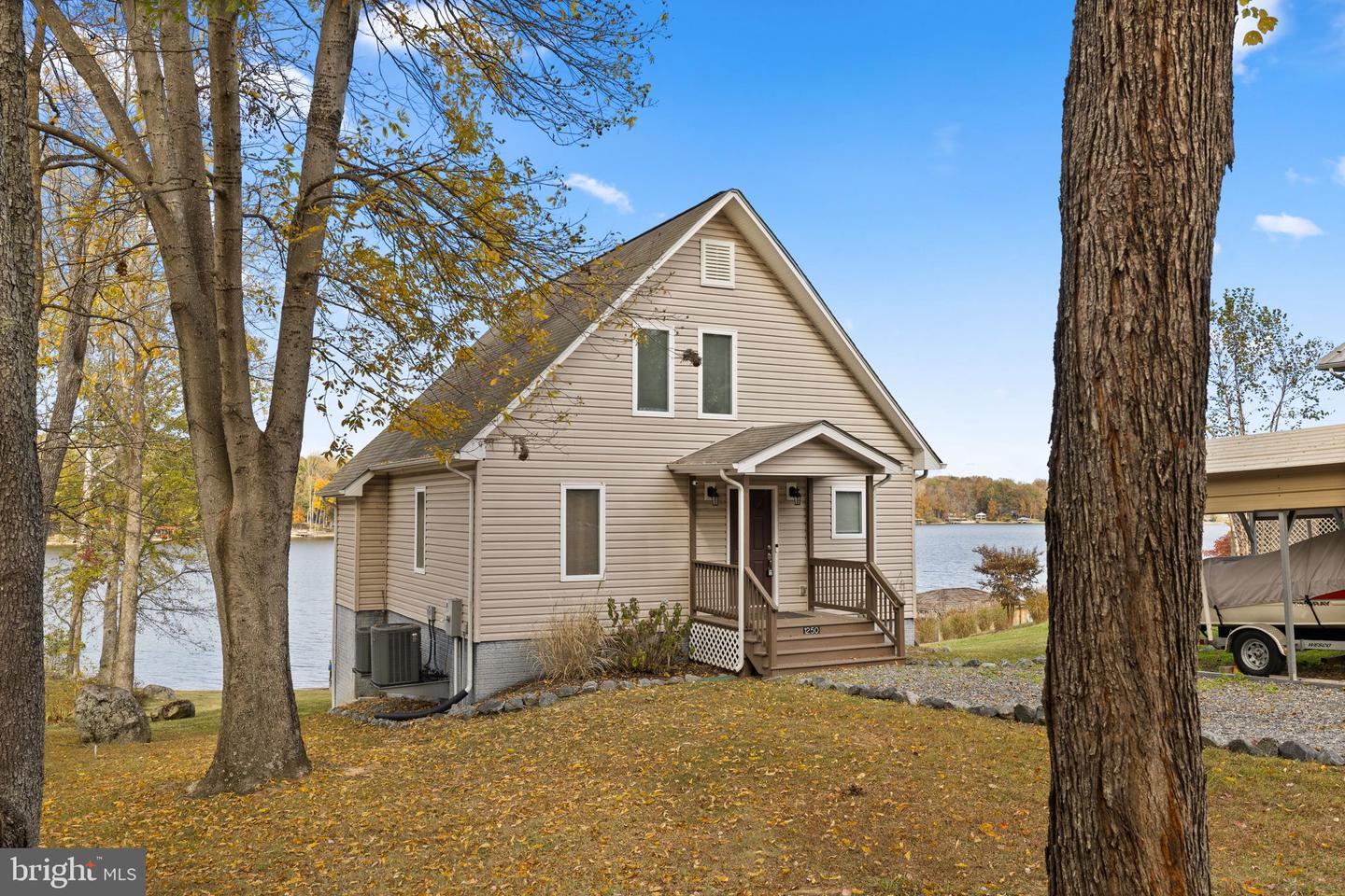 1250 S LAKESHORE DR, LOUISA, Virginia 23093, 2 Bedrooms Bedrooms, 10 Rooms Rooms,1 BathroomBathrooms,Residential,For sale,1250 S LAKESHORE DR,VALA2008802 MLS # VALA2008802 1250 S LAKESHORE DR, LOUISA, Virginia 23093, 2 Bedrooms Bedrooms, 10 Rooms Rooms,1 BathroomBathrooms,Residential,For sale,1250 S LAKESHORE DR,VALA2008802 MLS # VALA2008802