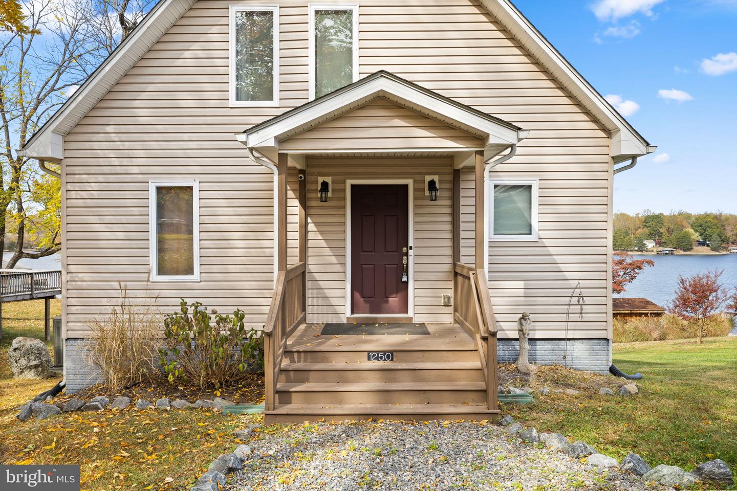 1250 S LAKESHORE DR, LOUISA, Virginia 23093, 2 Bedrooms Bedrooms, 10 Rooms Rooms,1 BathroomBathrooms,Residential,For sale,1250 S LAKESHORE DR,VALA2008802 MLS # VALA2008802 1250 S LAKESHORE DR, LOUISA, Virginia 23093, 2 Bedrooms Bedrooms, 10 Rooms Rooms,1 BathroomBathrooms,Residential,For sale,1250 S LAKESHORE DR,VALA2008802 MLS # VALA2008802