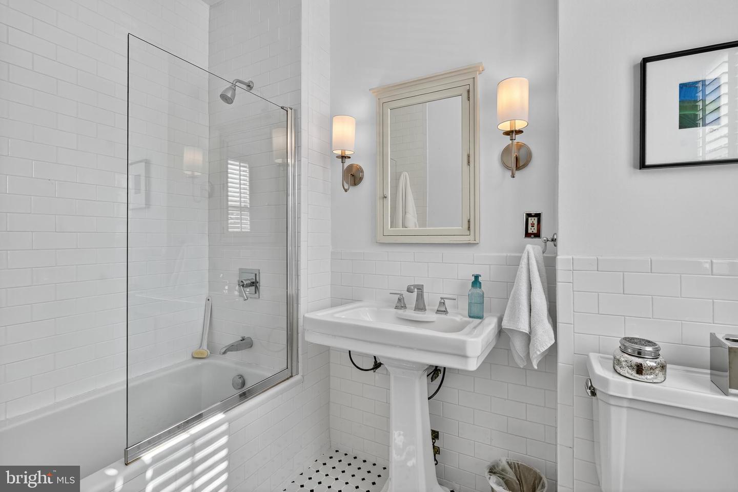 4000 CATHEDRAL AVE NW #017B, WASHINGTON, District Of Columbia 20016, 3 Bedrooms Bedrooms, ,2 BathroomsBathrooms,Residential,For sale,4000 CATHEDRAL AVE NW #017B,DCDC2229384 MLS # DCDC2229384 4000 CATHEDRAL AVE NW #017B, WASHINGTON, District Of Columbia 20016, 3 Bedrooms Bedrooms, ,2 BathroomsBathrooms,Residential,For sale,4000 CATHEDRAL AVE NW #017B,DCDC2229384 MLS # DCDC2229384