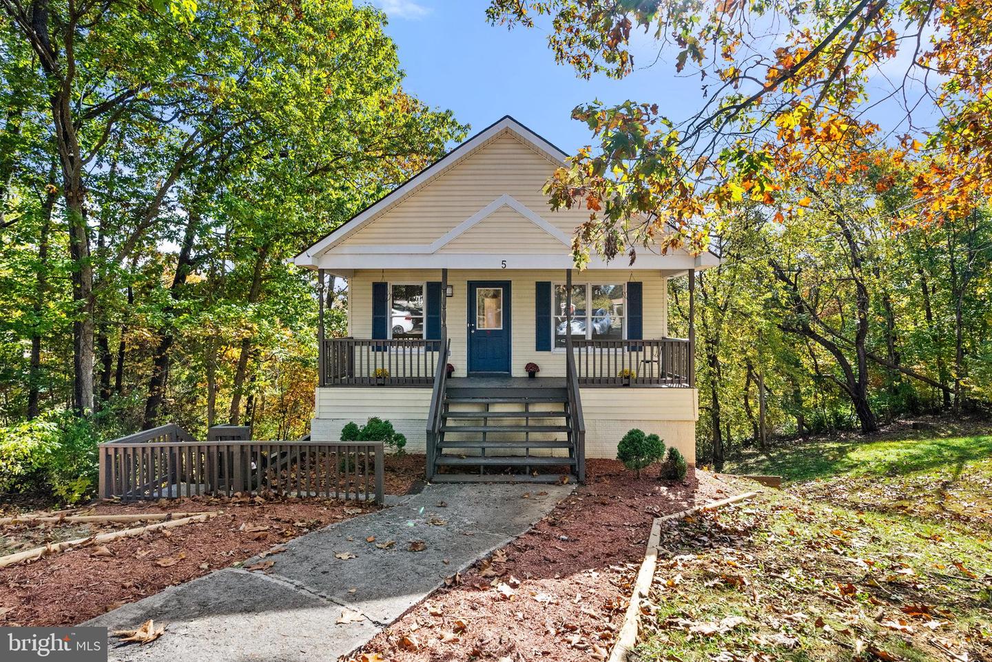 5 CRESTVIEW DR, FRONT ROYAL, Virginia 22630, 3 Bedrooms Bedrooms, 5 Rooms Rooms,2 BathroomsBathrooms,Residential,For sale,5 CRESTVIEW DR,VAWR2012674 MLS # VAWR2012674