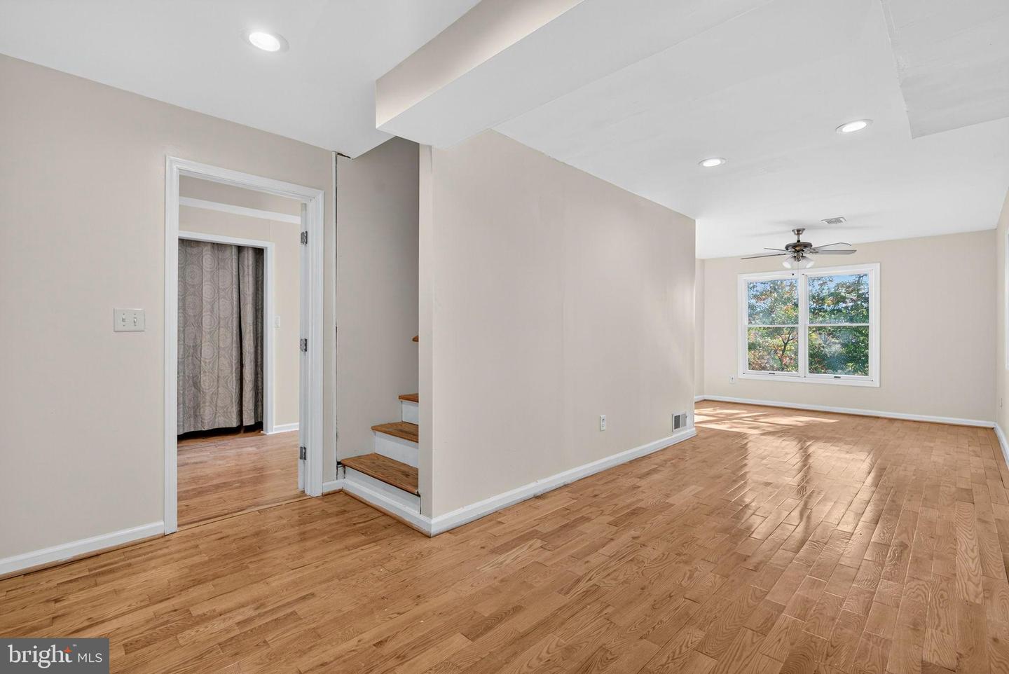 5 CRESTVIEW DR, FRONT ROYAL, Virginia 22630, 3 Bedrooms Bedrooms, 5 Rooms Rooms,2 BathroomsBathrooms,Residential,For sale,5 CRESTVIEW DR,VAWR2012674 MLS # VAWR2012674