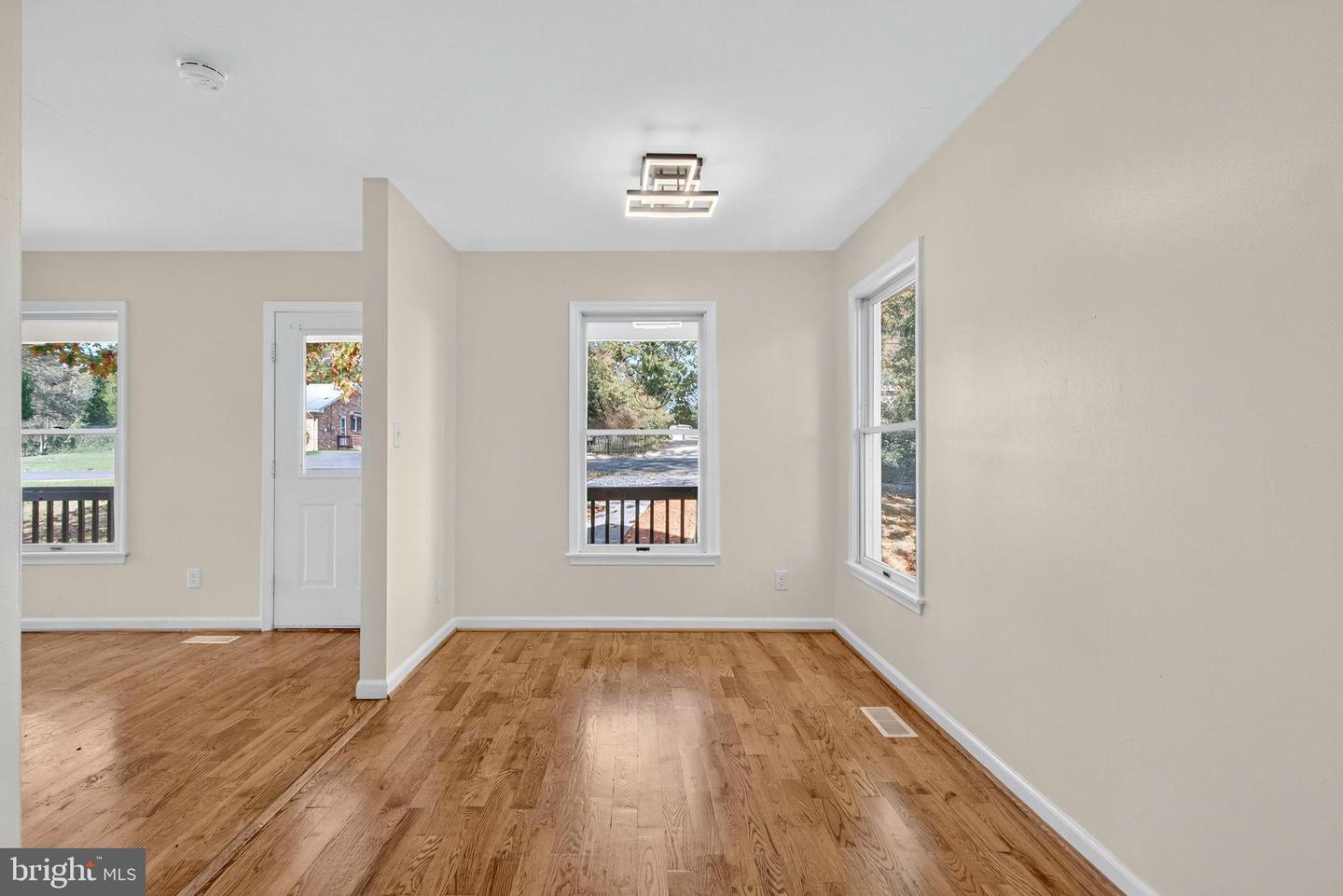 5 CRESTVIEW DR, FRONT ROYAL, Virginia 22630, 3 Bedrooms Bedrooms, 5 Rooms Rooms,2 BathroomsBathrooms,Residential,For sale,5 CRESTVIEW DR,VAWR2012674 MLS # VAWR2012674