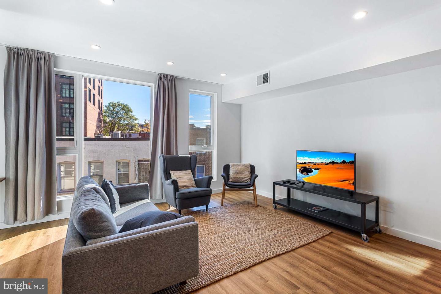 2465 18TH ST NW #4, WASHINGTON, District Of Columbia 20009, 1 Bedroom Bedrooms, ,1 BathroomBathrooms,Residential,For sale,2465 18TH ST NW #4,DCDC2229654 MLS # DCDC2229654