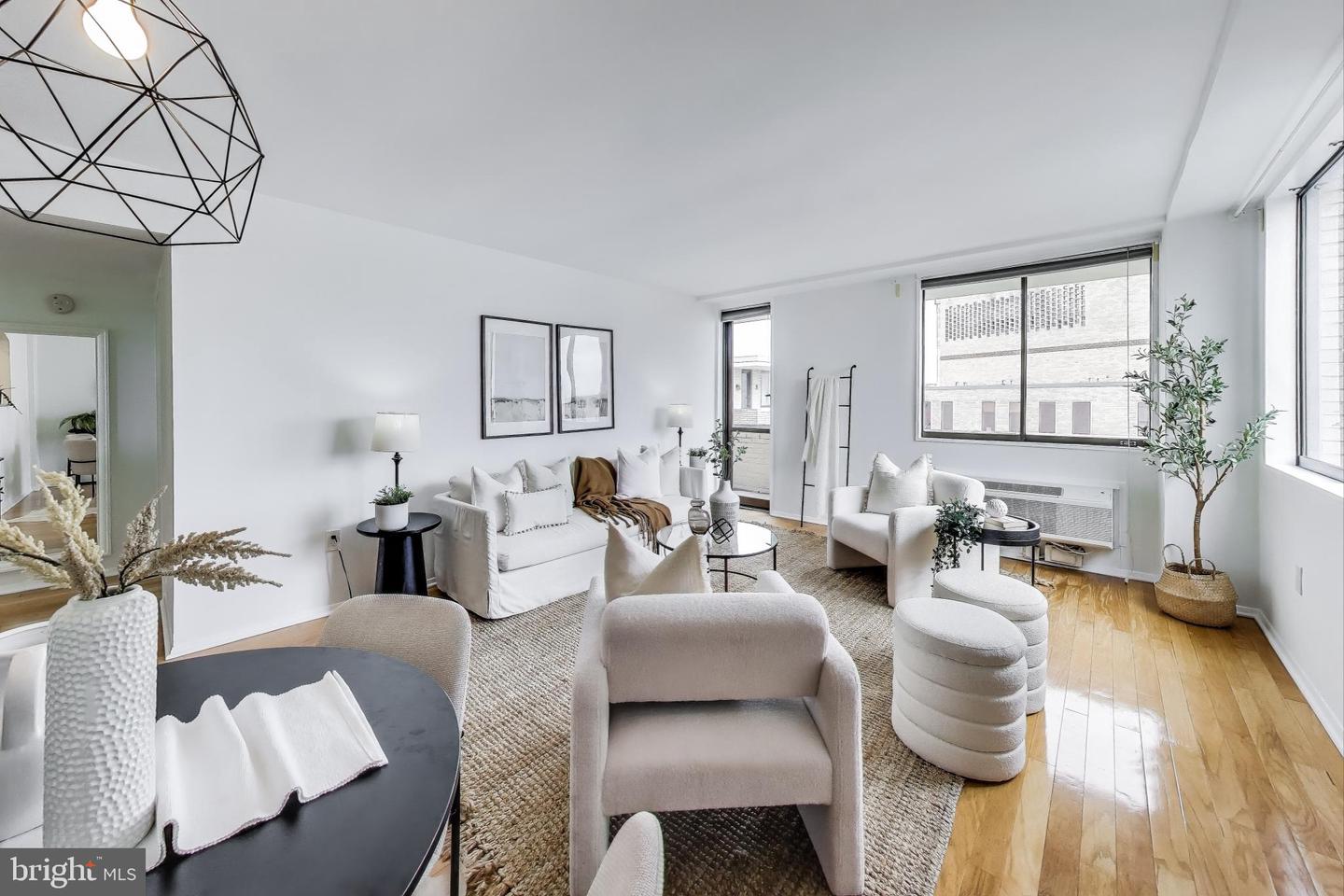 1325 18TH ST NW #1009, WASHINGTON, District Of Columbia 20036, 1 Bedroom Bedrooms, ,1 BathroomBathrooms,Residential,For sale,1325 18TH ST NW #1009,DCDC2229666 MLS # DCDC2229666