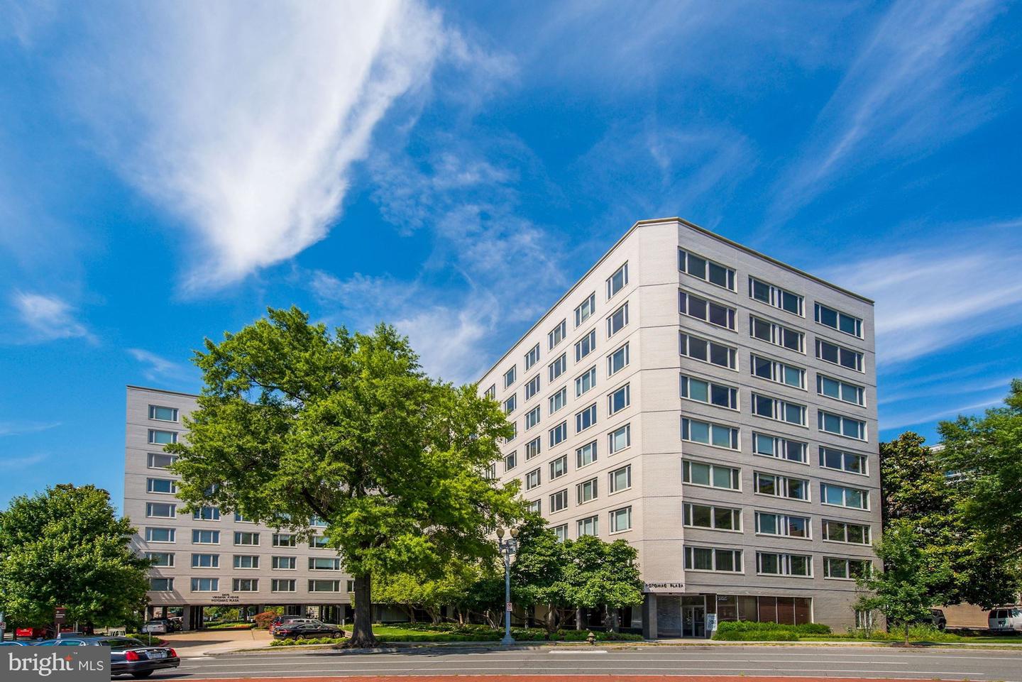 2475 VIRGINIA AVE NW #721, WASHINGTON, District Of Columbia 20037, 3 Bedrooms Bedrooms, ,2 BathroomsBathrooms,Residential,For sale,2475 VIRGINIA AVE NW #721,DCDC2229670 MLS # DCDC2229670 2475 VIRGINIA AVE NW #721, WASHINGTON, District Of Columbia 20037, 3 Bedrooms Bedrooms, ,2 BathroomsBathrooms,Residential,For sale,2475 VIRGINIA AVE NW #721,DCDC2229670 MLS # DCDC2229670