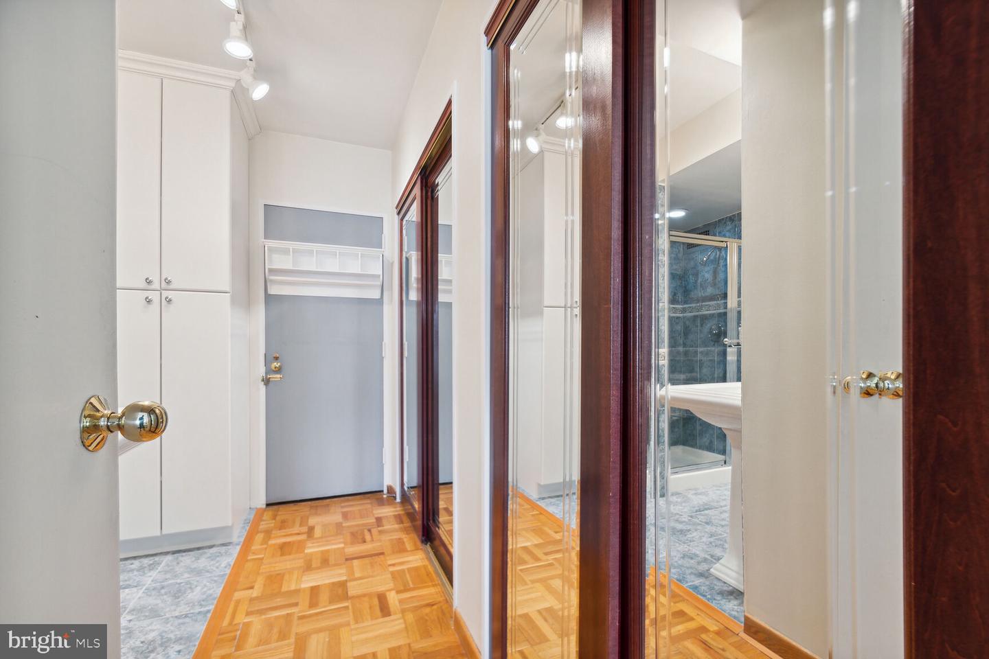 2475 VIRGINIA AVE NW #721, WASHINGTON, District Of Columbia 20037, 3 Bedrooms Bedrooms, ,2 BathroomsBathrooms,Residential,For sale,2475 VIRGINIA AVE NW #721,DCDC2229670 MLS # DCDC2229670 2475 VIRGINIA AVE NW #721, WASHINGTON, District Of Columbia 20037, 3 Bedrooms Bedrooms, ,2 BathroomsBathrooms,Residential,For sale,2475 VIRGINIA AVE NW #721,DCDC2229670 MLS # DCDC2229670