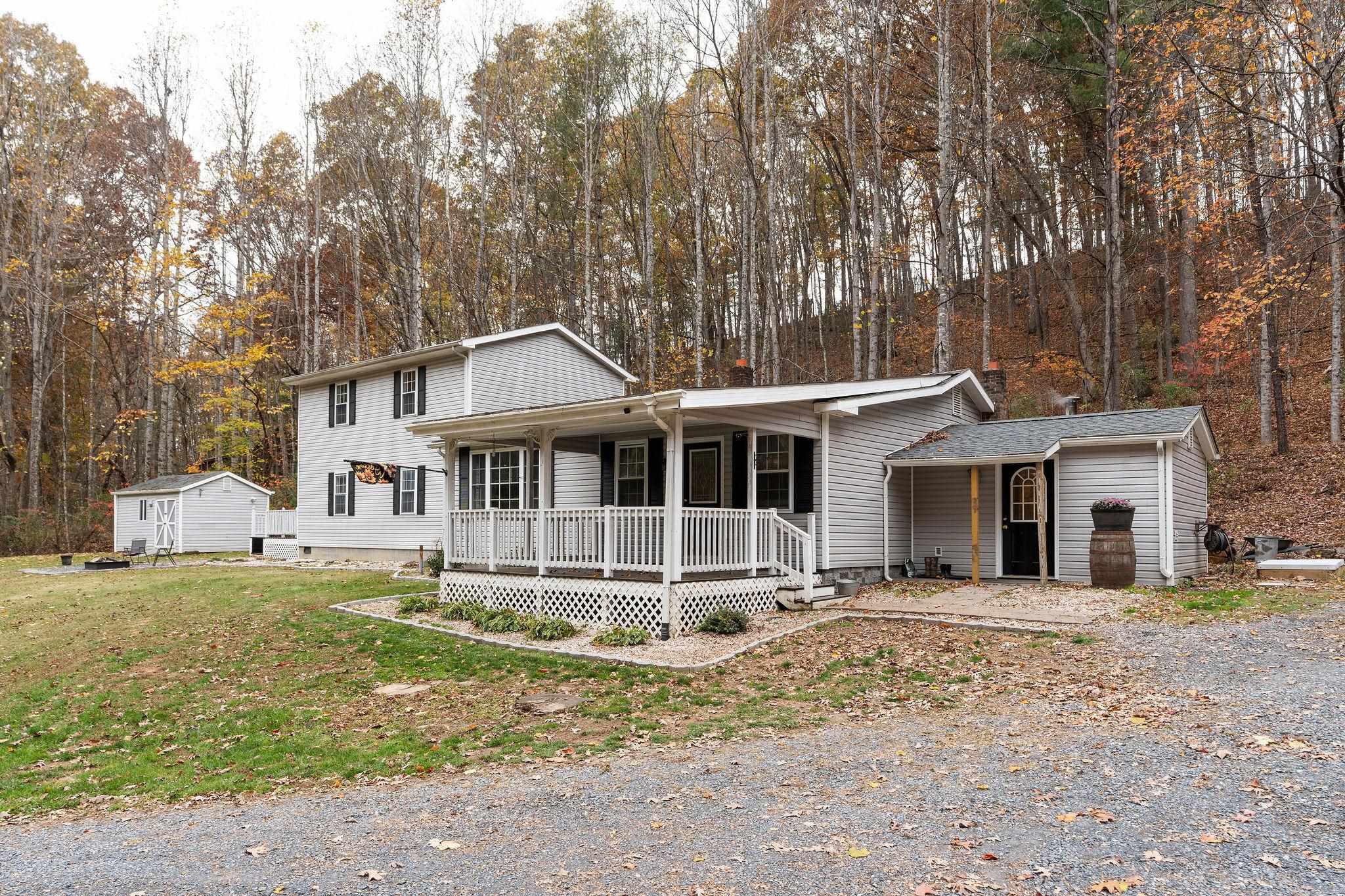 887 BRIGHT HOLLOW RD, DEERFIELD, Virginia 24432, 5 Bedrooms Bedrooms, ,2 BathroomsBathrooms,Residential,Privacy/Location #WINNING,887 BRIGHT HOLLOW RD,670584 MLS # 670584 887 BRIGHT HOLLOW RD, DEERFIELD, Virginia 24432, 5 Bedrooms Bedrooms, ,2 BathroomsBathrooms,Residential,Privacy/Location #WINNING,887 BRIGHT HOLLOW RD,670584 MLS # 670584