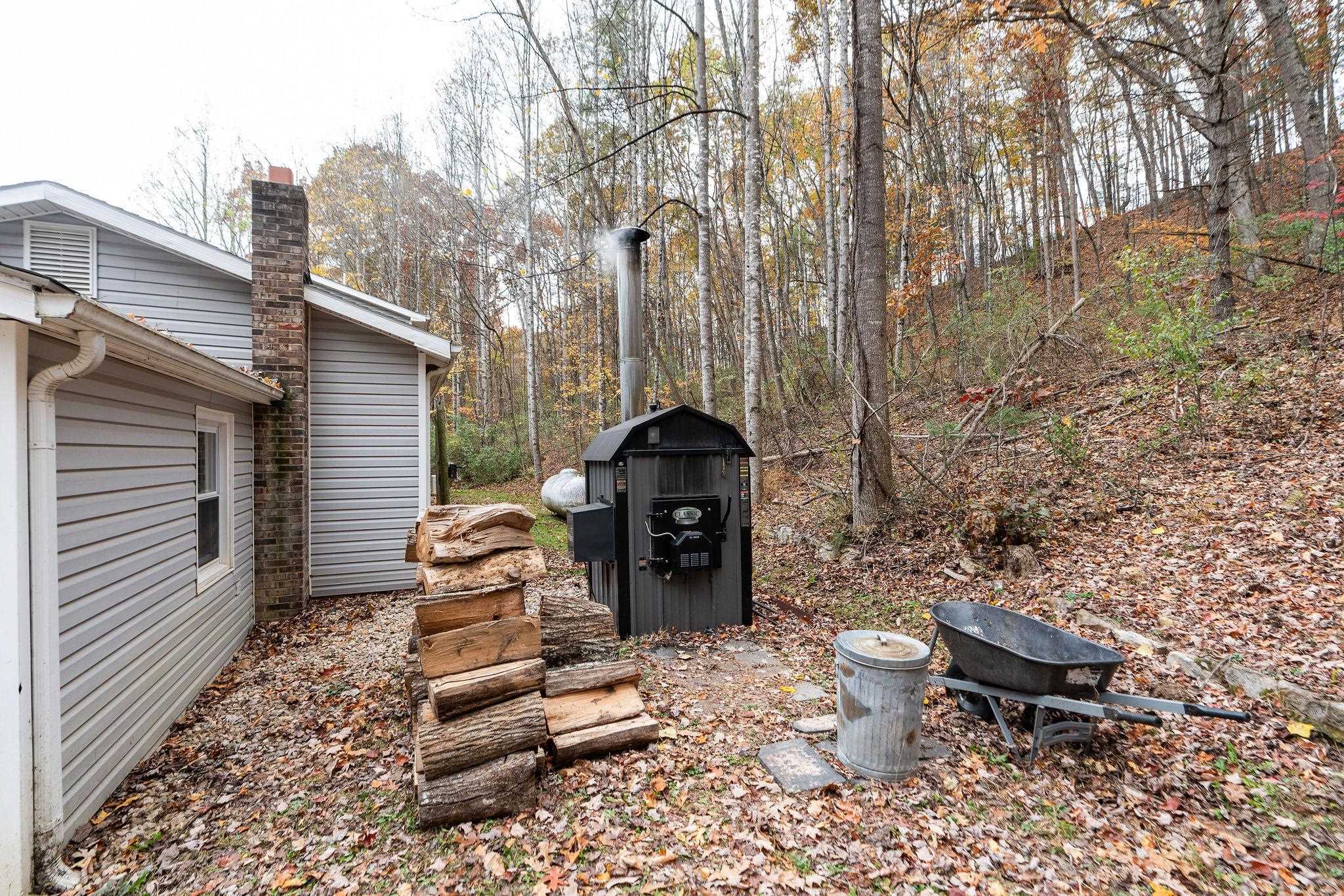 887 BRIGHT HOLLOW RD, DEERFIELD, Virginia 24432, 5 Bedrooms Bedrooms, ,2 BathroomsBathrooms,Residential,Privacy/Location #WINNING,887 BRIGHT HOLLOW RD,670584 MLS # 670584 887 BRIGHT HOLLOW RD, DEERFIELD, Virginia 24432, 5 Bedrooms Bedrooms, ,2 BathroomsBathrooms,Residential,Privacy/Location #WINNING,887 BRIGHT HOLLOW RD,670584 MLS # 670584