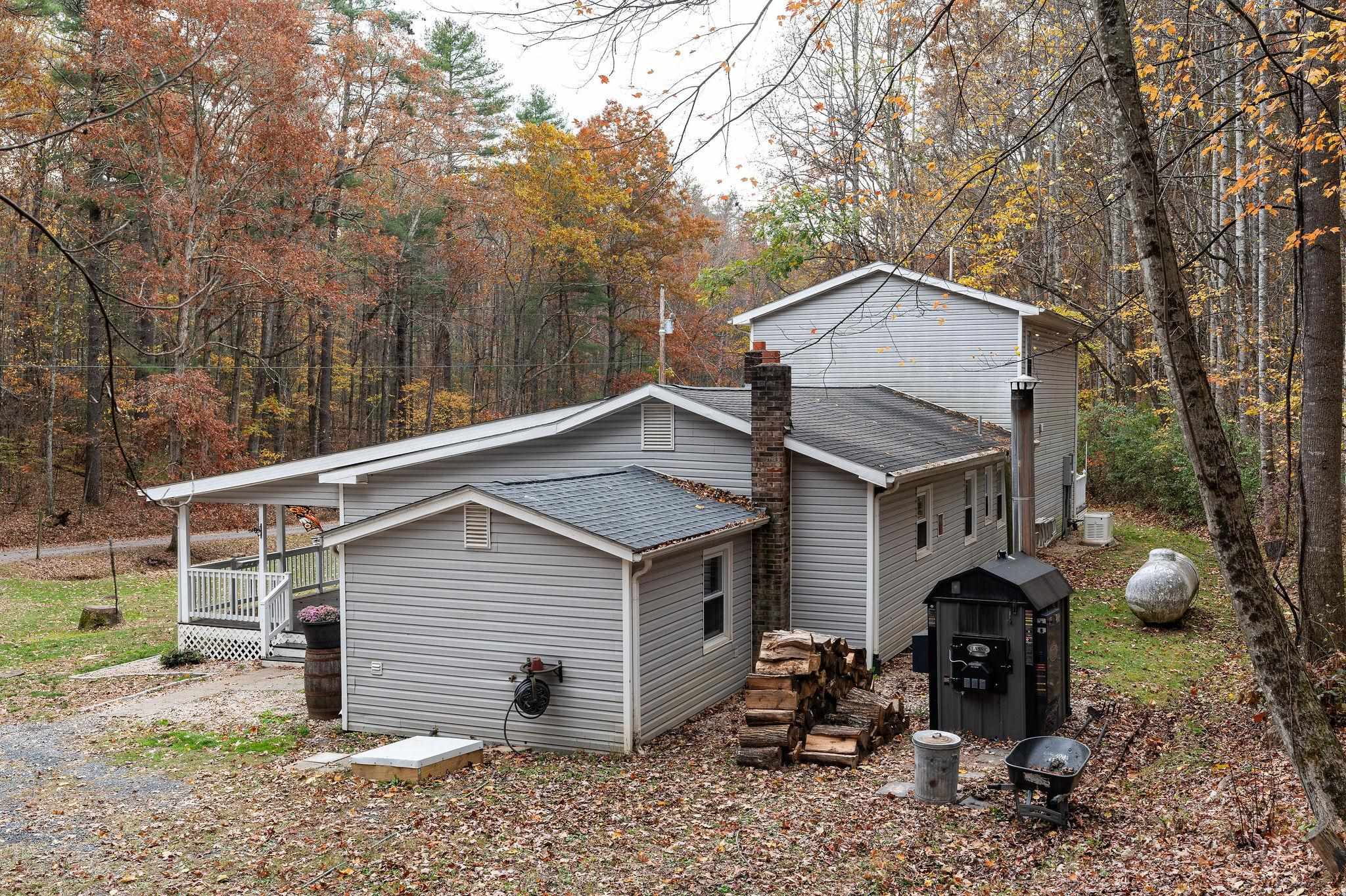 887 BRIGHT HOLLOW RD, DEERFIELD, Virginia 24432, 5 Bedrooms Bedrooms, ,2 BathroomsBathrooms,Residential,Privacy/Location #WINNING,887 BRIGHT HOLLOW RD,670584 MLS # 670584 887 BRIGHT HOLLOW RD, DEERFIELD, Virginia 24432, 5 Bedrooms Bedrooms, ,2 BathroomsBathrooms,Residential,Privacy/Location #WINNING,887 BRIGHT HOLLOW RD,670584 MLS # 670584