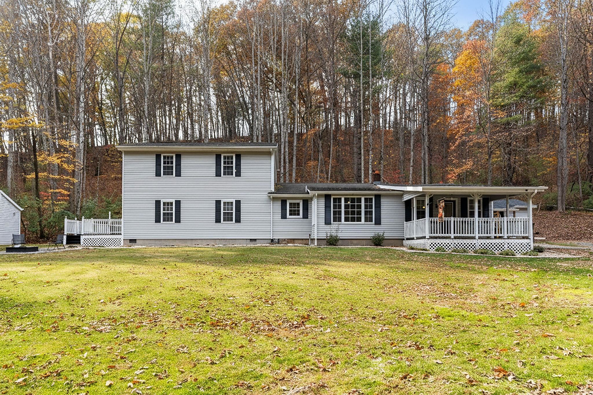 887 BRIGHT HOLLOW RD, DEERFIELD, Virginia 24432, 5 Bedrooms Bedrooms, ,2 BathroomsBathrooms,Residential,Privacy/Location #WINNING,887 BRIGHT HOLLOW RD,670584 MLS # 670584 887 BRIGHT HOLLOW RD, DEERFIELD, Virginia 24432, 5 Bedrooms Bedrooms, ,2 BathroomsBathrooms,Residential,Privacy/Location #WINNING,887 BRIGHT HOLLOW RD,670584 MLS # 670584
