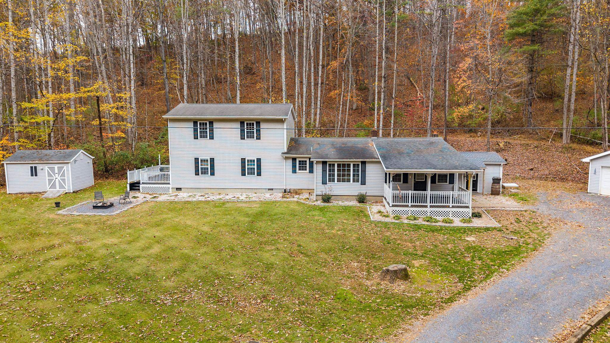 887 BRIGHT HOLLOW RD, DEERFIELD, Virginia 24432, 5 Bedrooms Bedrooms, ,2 BathroomsBathrooms,Residential,Privacy/Location #WINNING,887 BRIGHT HOLLOW RD,670584 MLS # 670584 887 BRIGHT HOLLOW RD, DEERFIELD, Virginia 24432, 5 Bedrooms Bedrooms, ,2 BathroomsBathrooms,Residential,Privacy/Location #WINNING,887 BRIGHT HOLLOW RD,670584 MLS # 670584