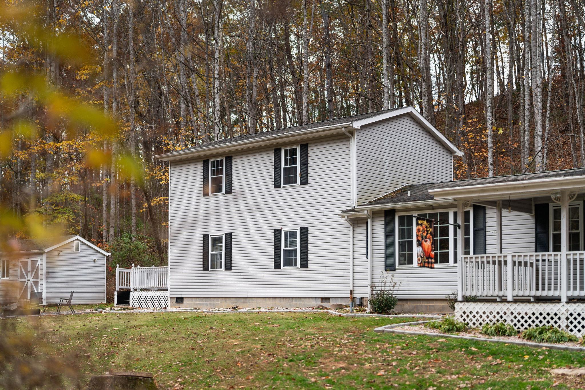 887 BRIGHT HOLLOW RD, DEERFIELD, Virginia 24432, 5 Bedrooms Bedrooms, ,2 BathroomsBathrooms,Residential,Privacy/Location #WINNING,887 BRIGHT HOLLOW RD,670584 MLS # 670584 887 BRIGHT HOLLOW RD, DEERFIELD, Virginia 24432, 5 Bedrooms Bedrooms, ,2 BathroomsBathrooms,Residential,Privacy/Location #WINNING,887 BRIGHT HOLLOW RD,670584 MLS # 670584