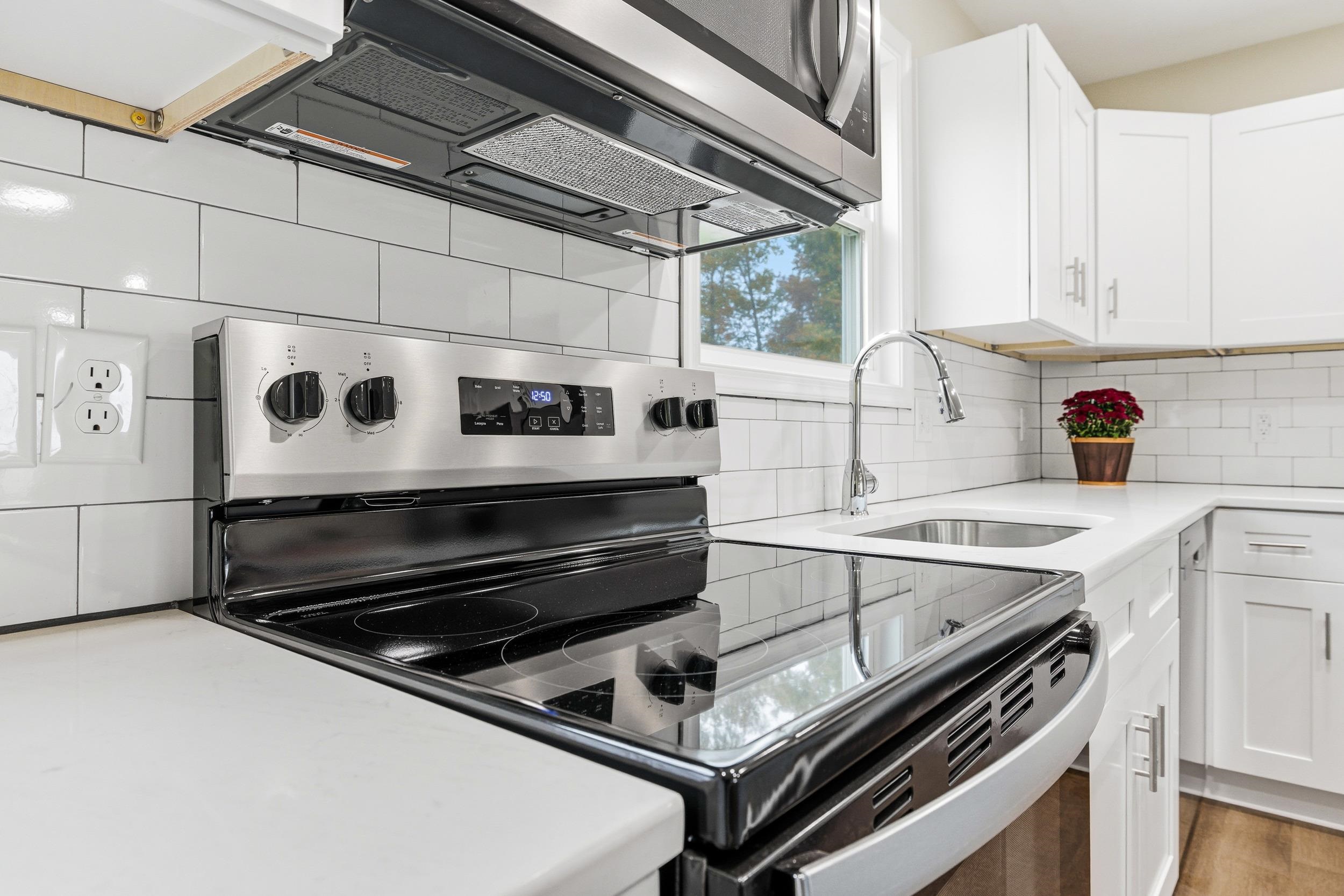 127 21ST ST, GROTTOES, Virginia 24441, 3 Bedrooms Bedrooms, ,2 BathroomsBathrooms,Residential,127 21ST ST,670592 MLS # 670592