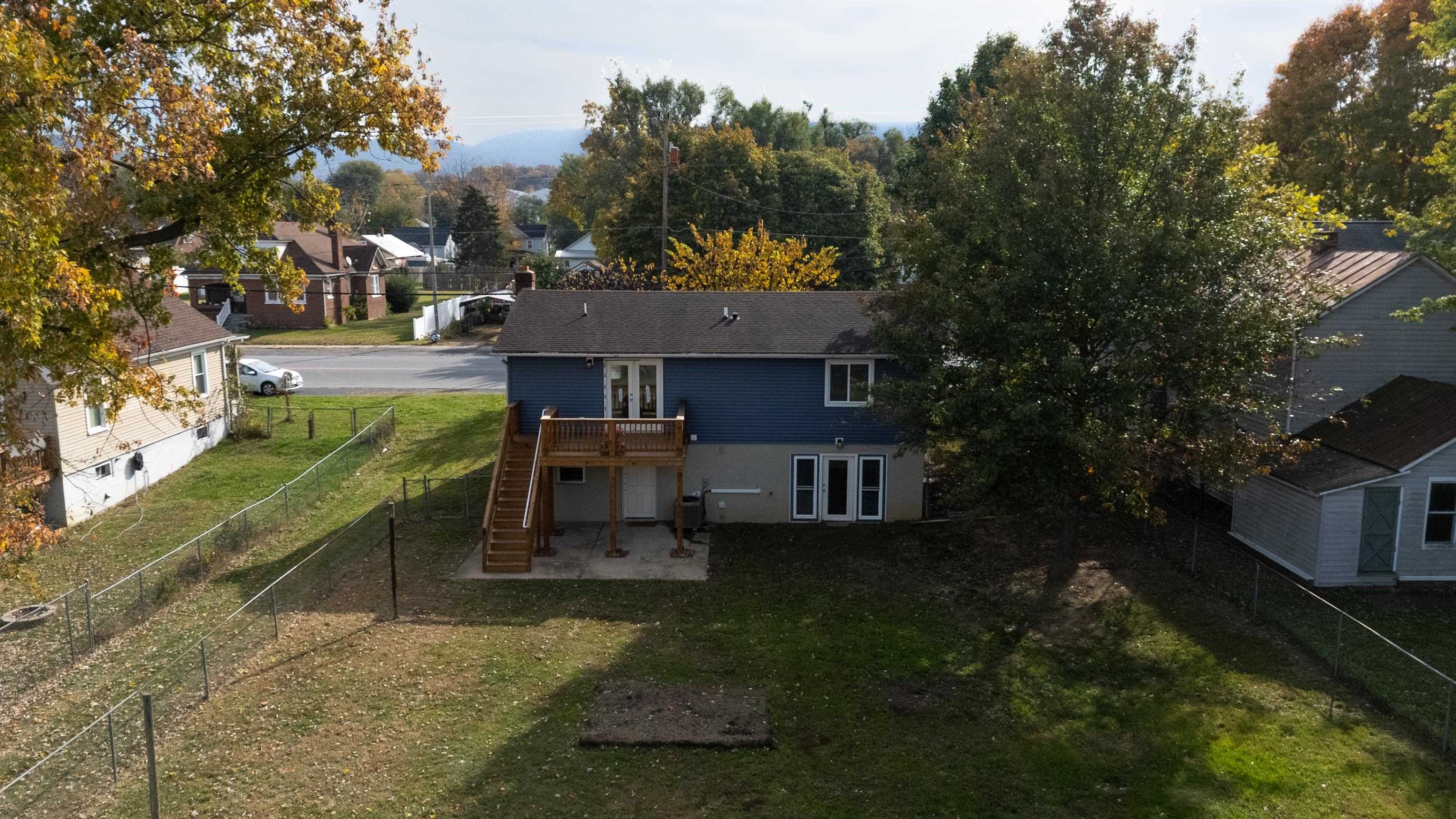 421 N CHARLOTTE AVE, WAYNESBORO, Virginia 22980, 5 Bedrooms Bedrooms, ,4 BathroomsBathrooms,Residential,421 N CHARLOTTE AVE,670593 MLS # 670593