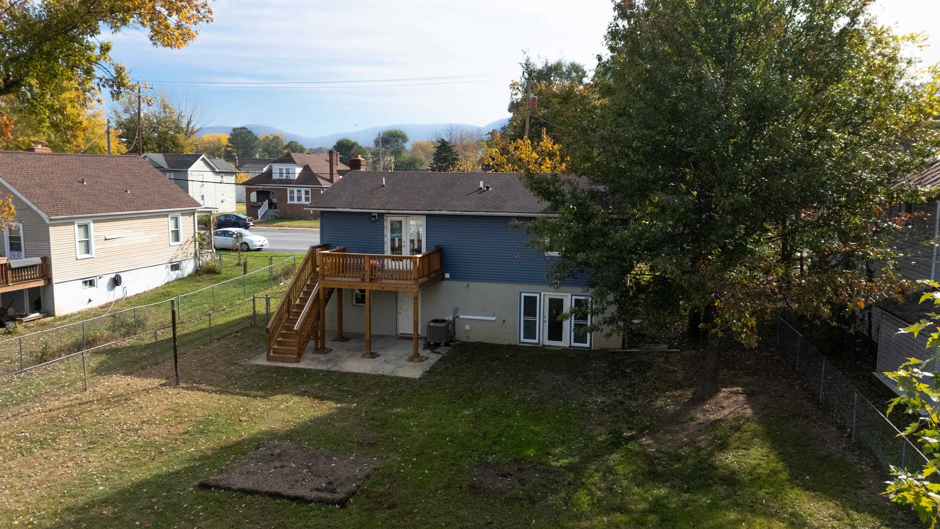 421 N CHARLOTTE AVE, WAYNESBORO, Virginia 22980, 5 Bedrooms Bedrooms, ,4 BathroomsBathrooms,Residential,421 N CHARLOTTE AVE,670593 MLS # 670593