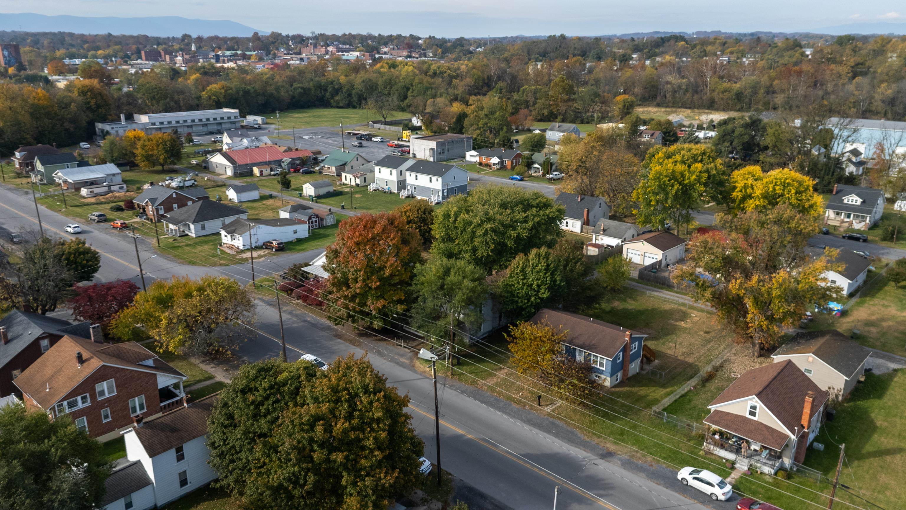 421 N CHARLOTTE AVE, WAYNESBORO, Virginia 22980, 5 Bedrooms Bedrooms, ,4 BathroomsBathrooms,Residential,421 N CHARLOTTE AVE,670593 MLS # 670593