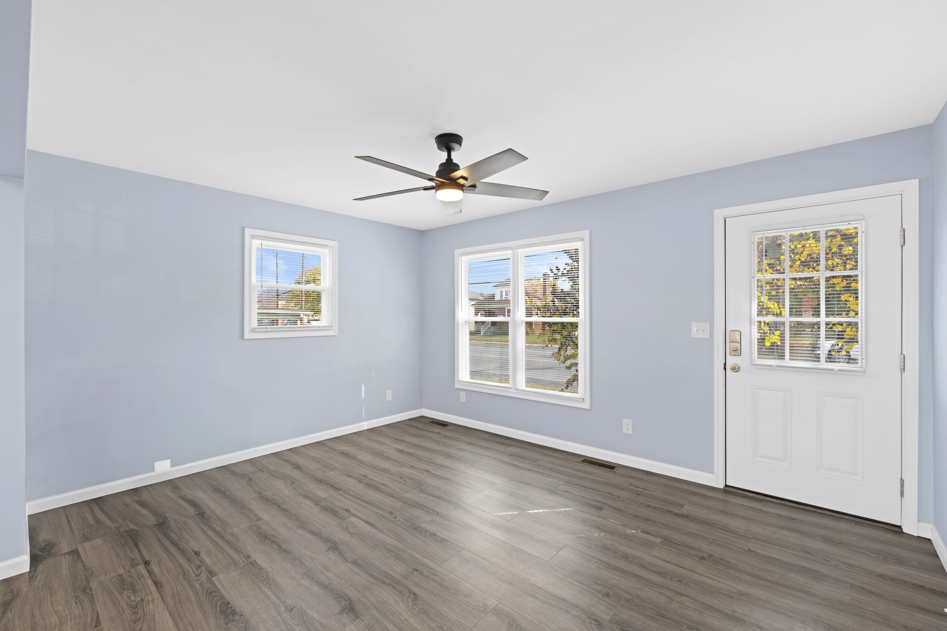 421 N CHARLOTTE AVE, WAYNESBORO, Virginia 22980, 5 Bedrooms Bedrooms, ,4 BathroomsBathrooms,Residential,421 N CHARLOTTE AVE,670593 MLS # 670593